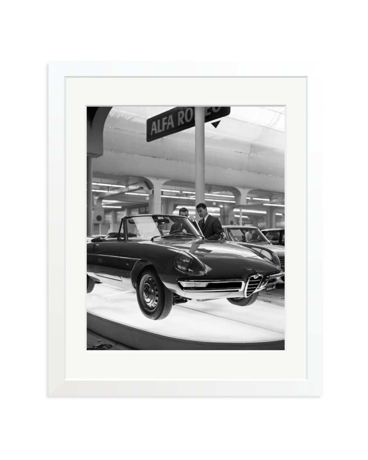 Alfa Romeo Spider 1600 White / Medium
