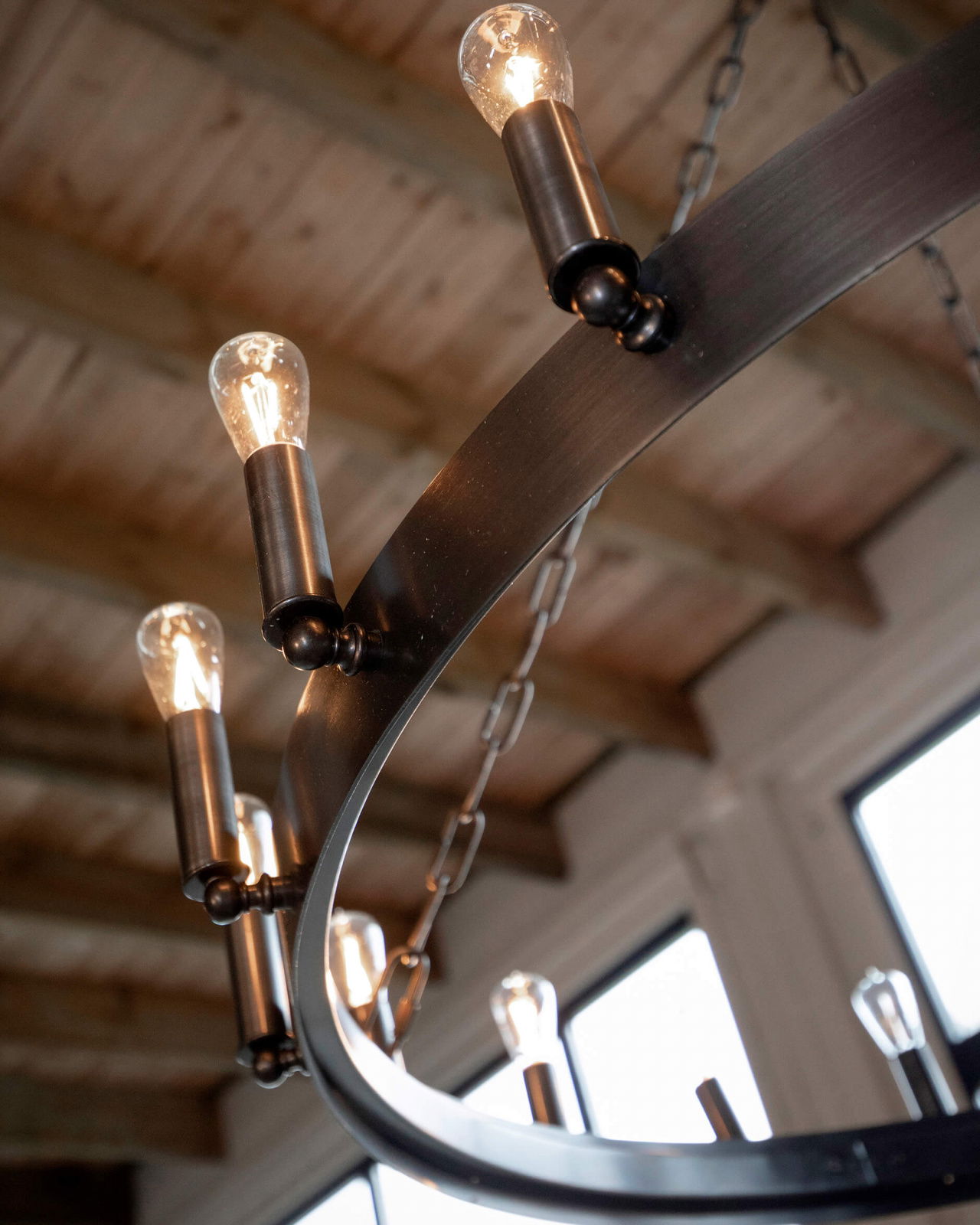 Crown taklampa antik järn Ø105