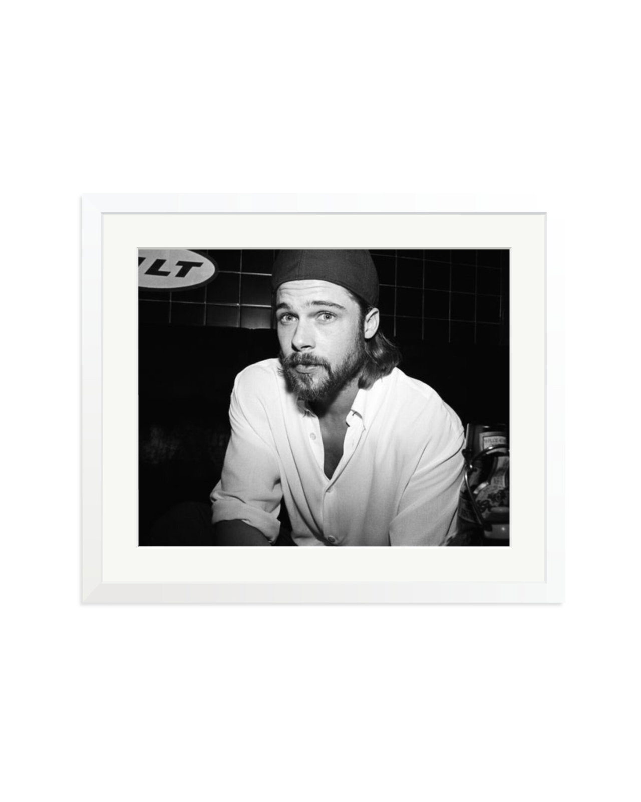 Brad Pitt White / Large