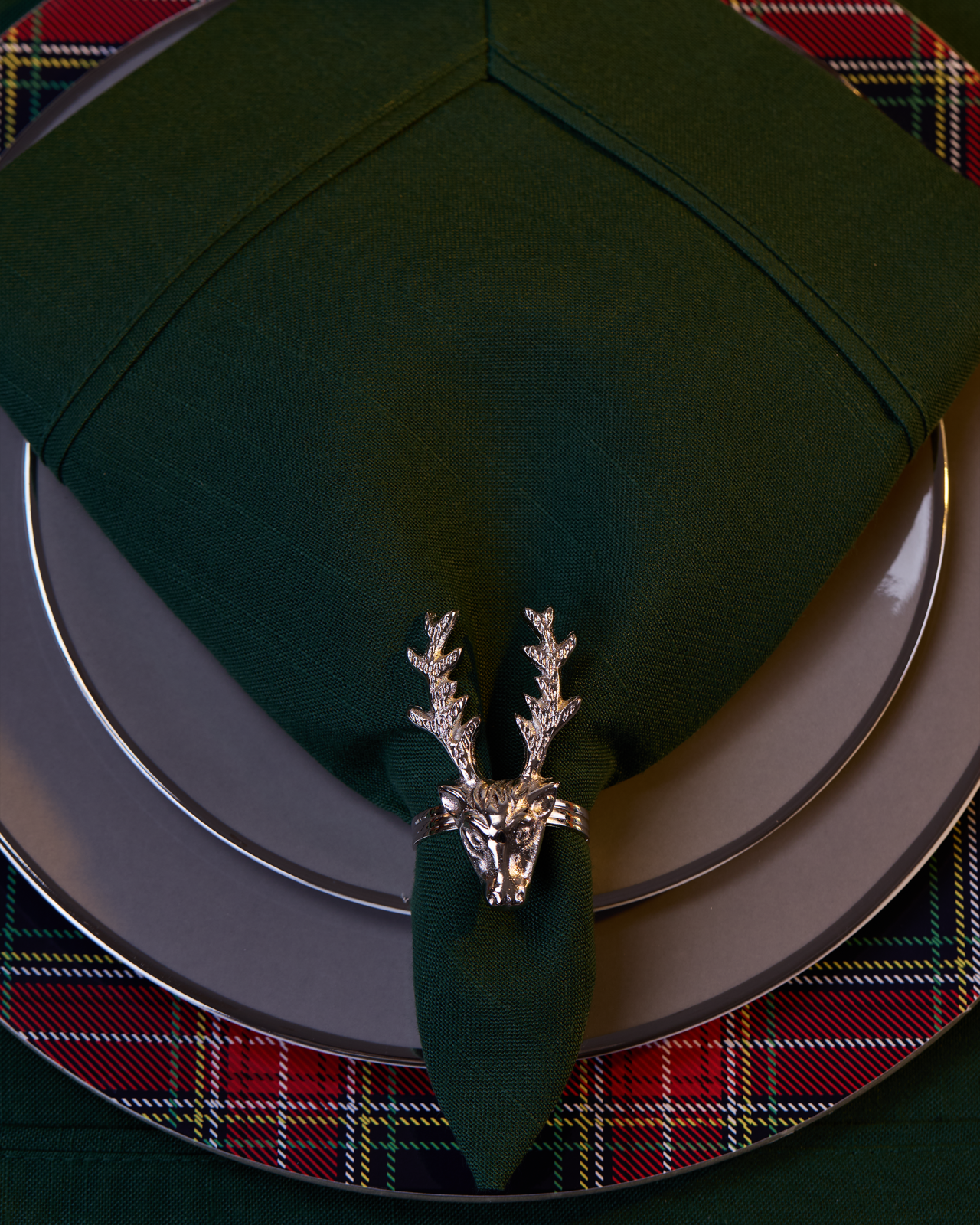 Castleford napkin in dark green