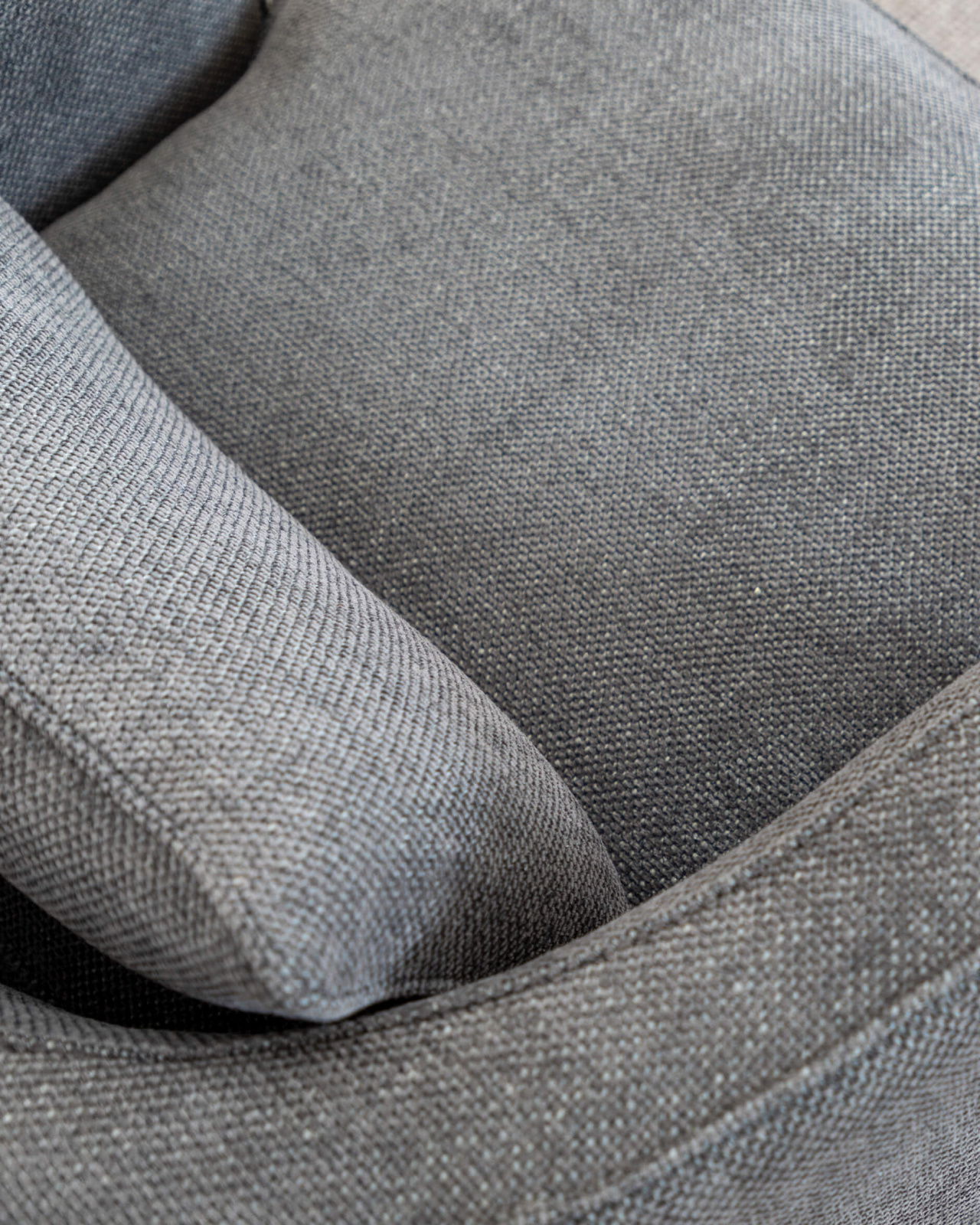 Joan fåtölj quiet wood