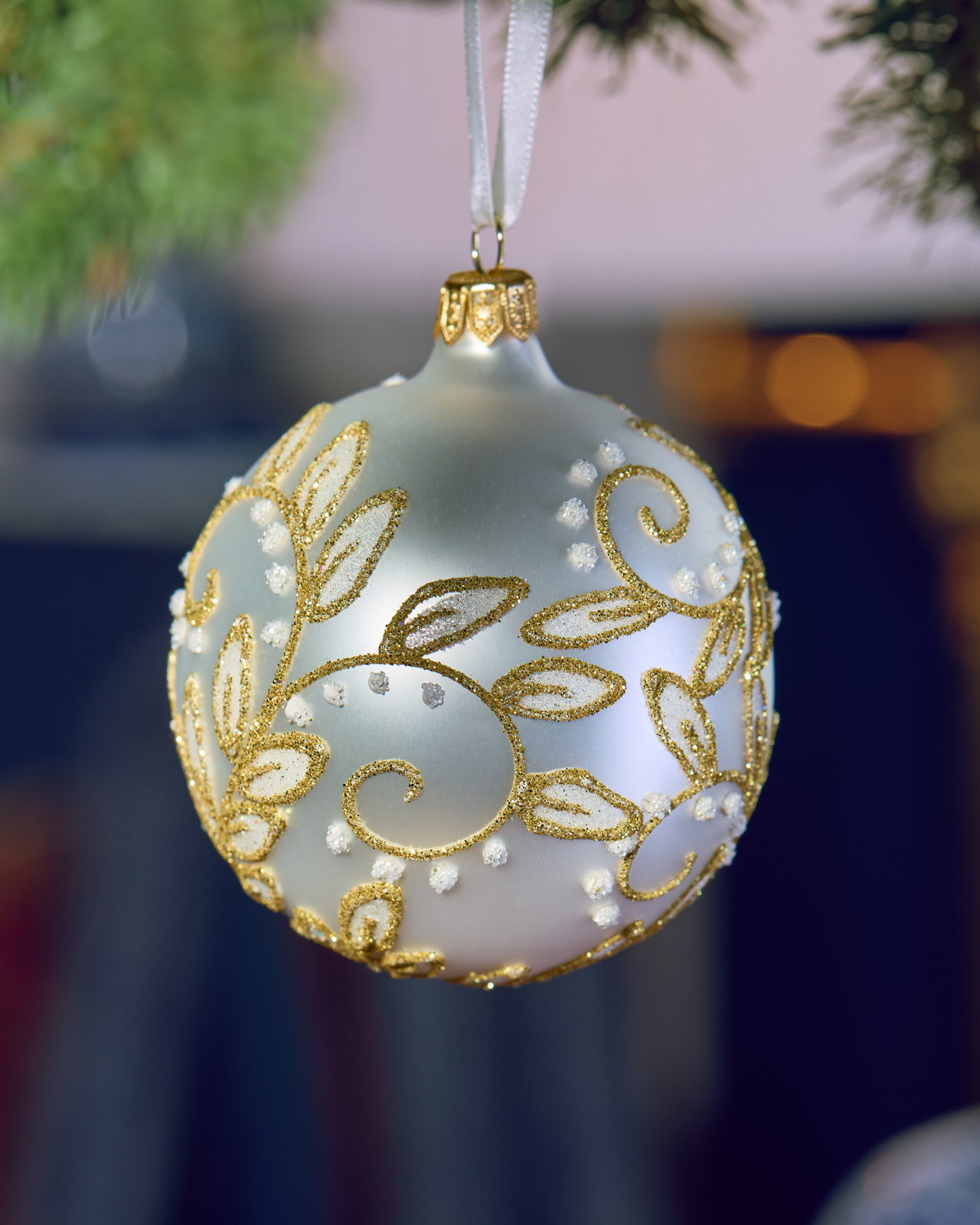 Lux Sparkling Leaves Bauble Gold 8cm