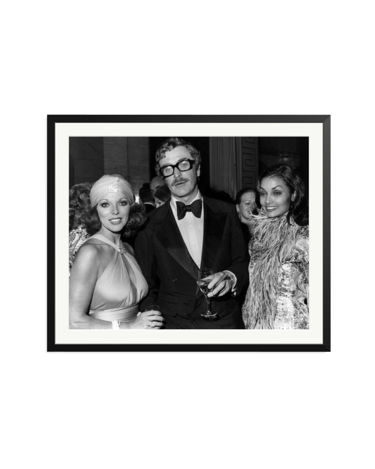 Caine, Collins and Shakira Black / XXL