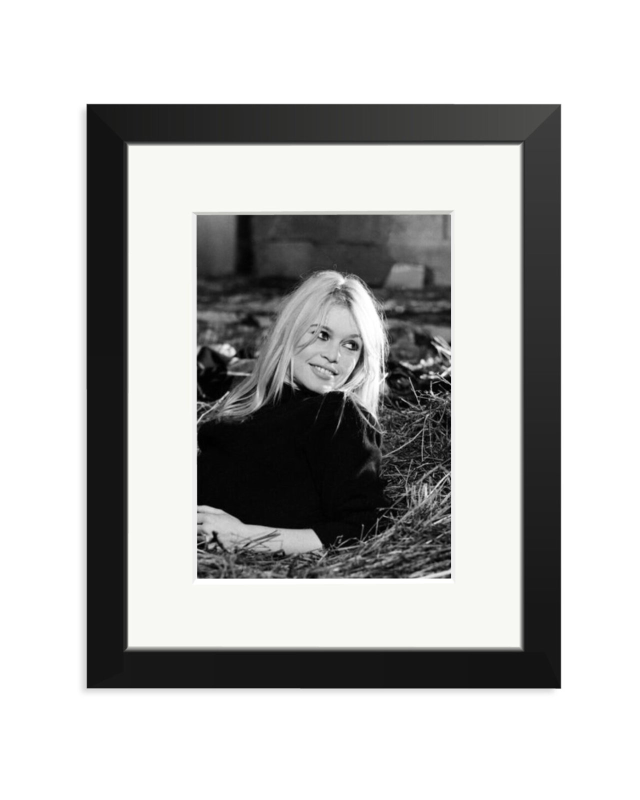 Brigitte on the set of 'A Coeur joie' Black / Small