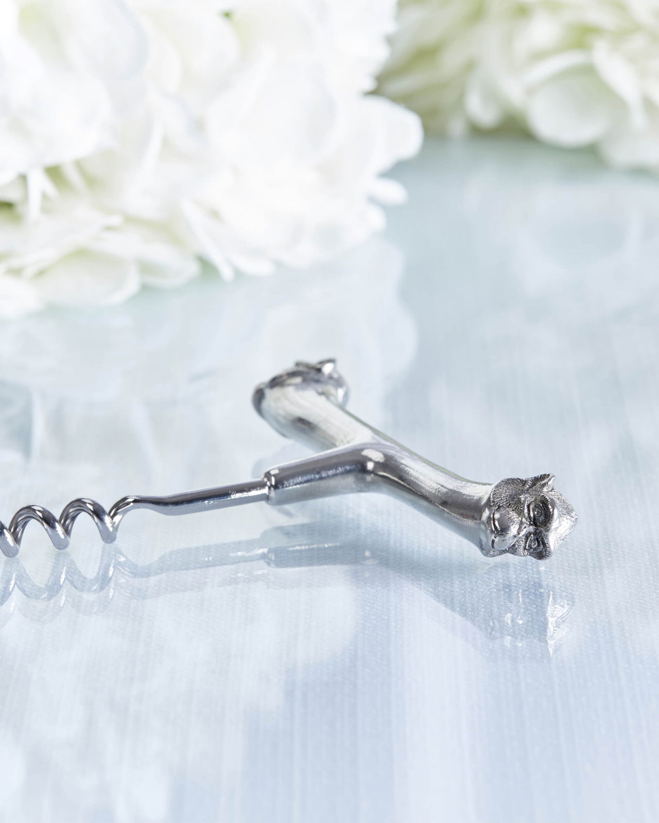 Apa-pullonavaaja, tina