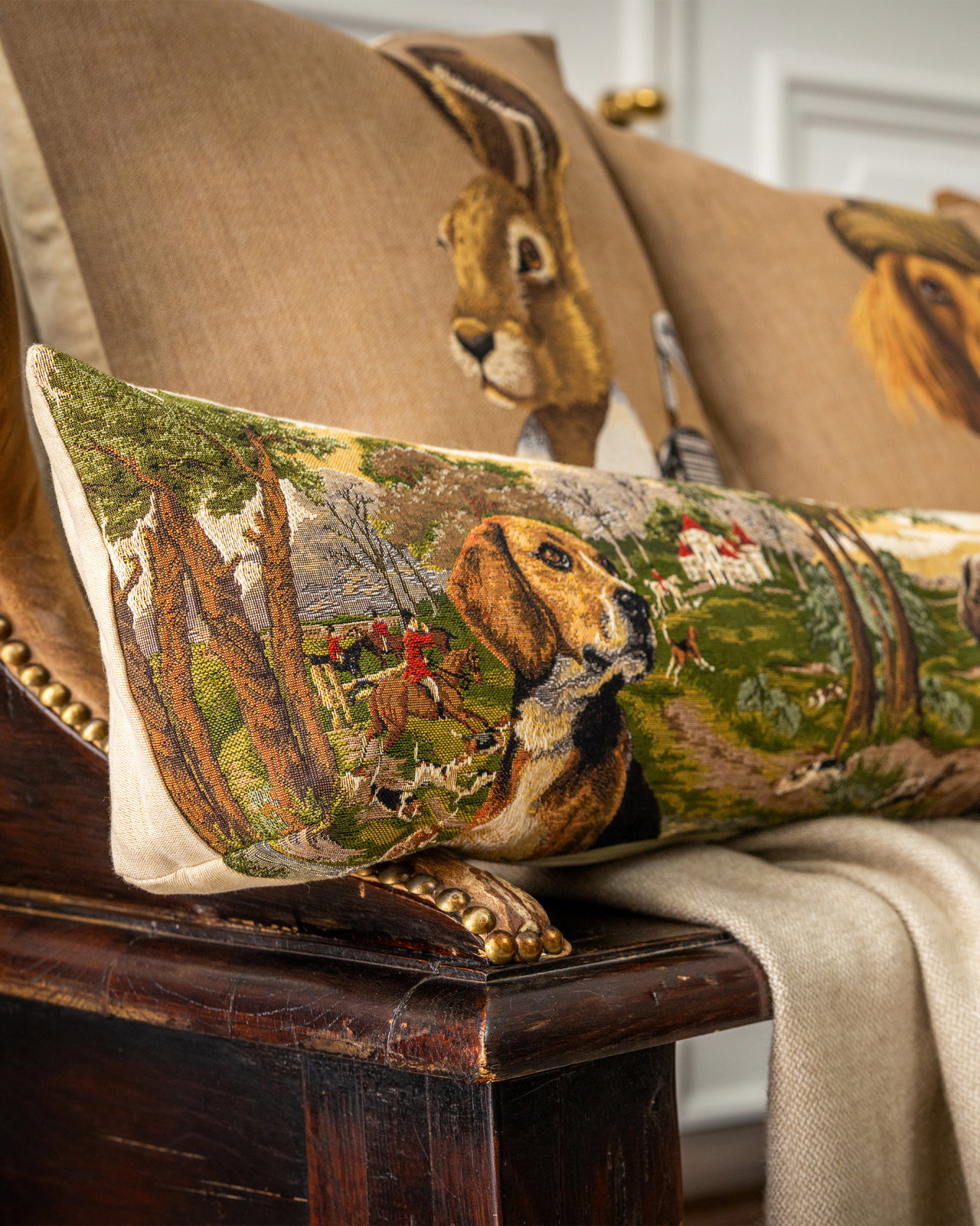 Woodford cushion