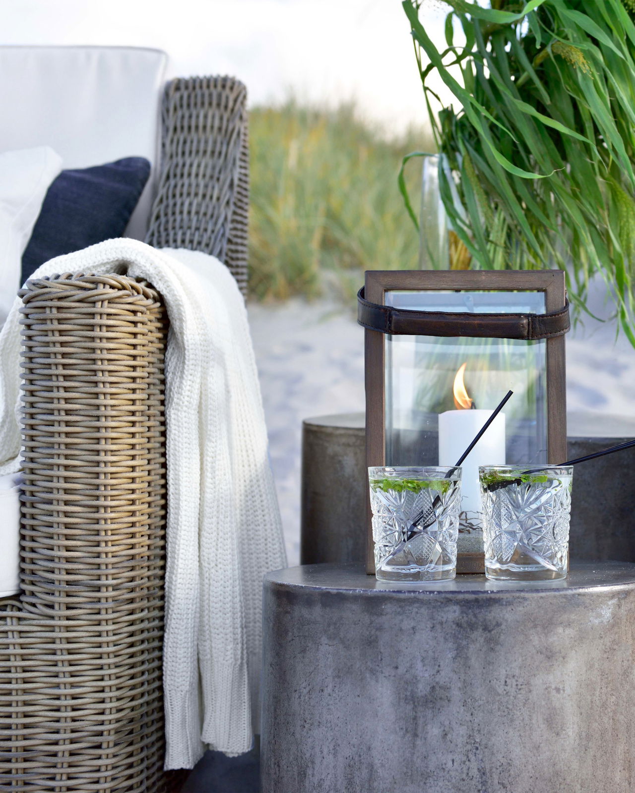 Orlando Sunchair with Doloma Side Table