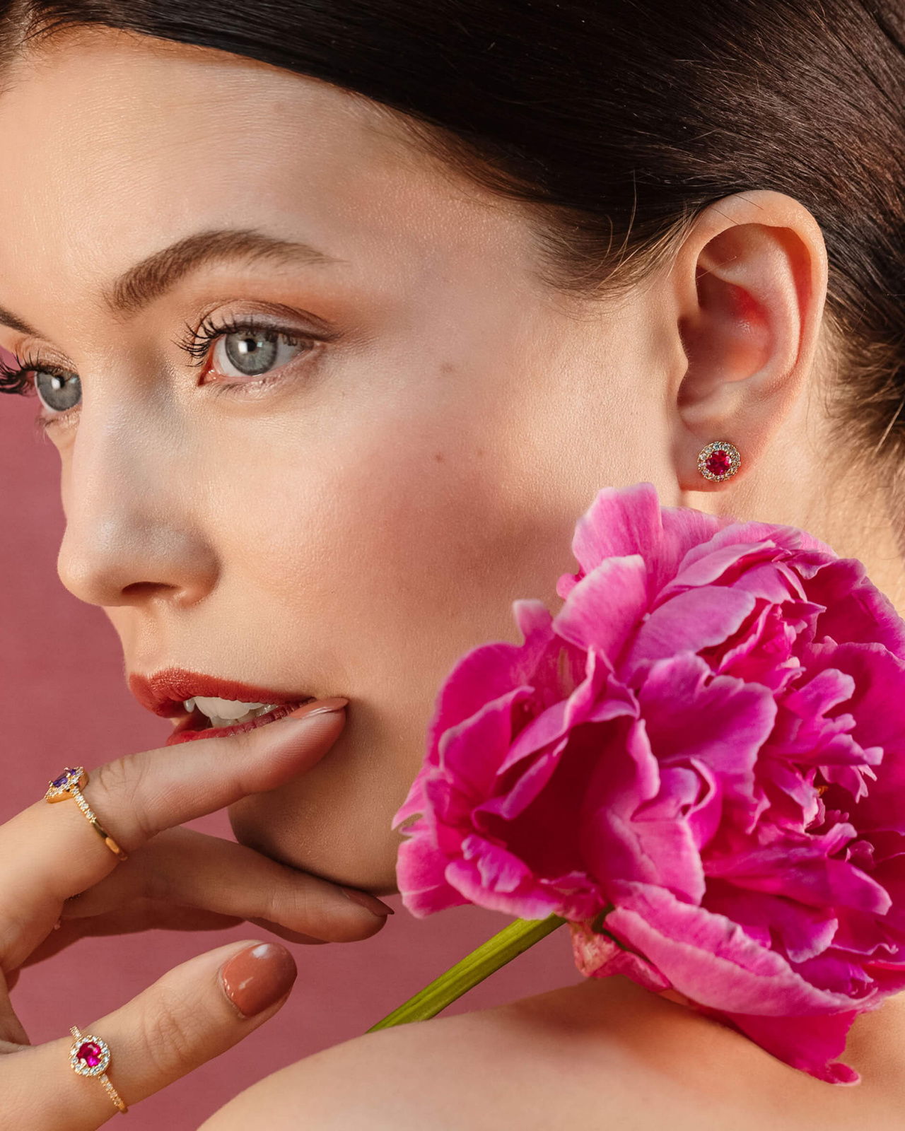Laurie korvakorut pink ruby