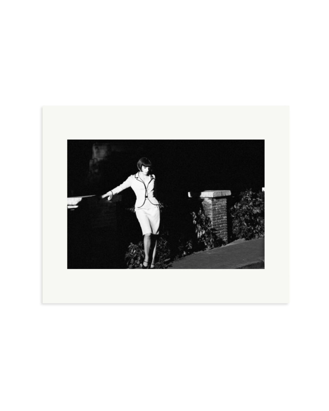 Liza Minnelli on set Print Only / Medium