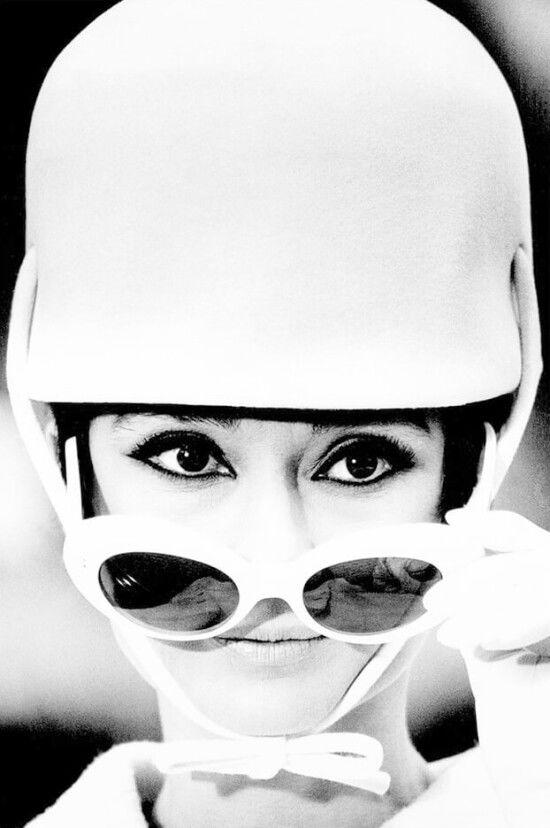 Hepburn Painting 100 X 150Cm