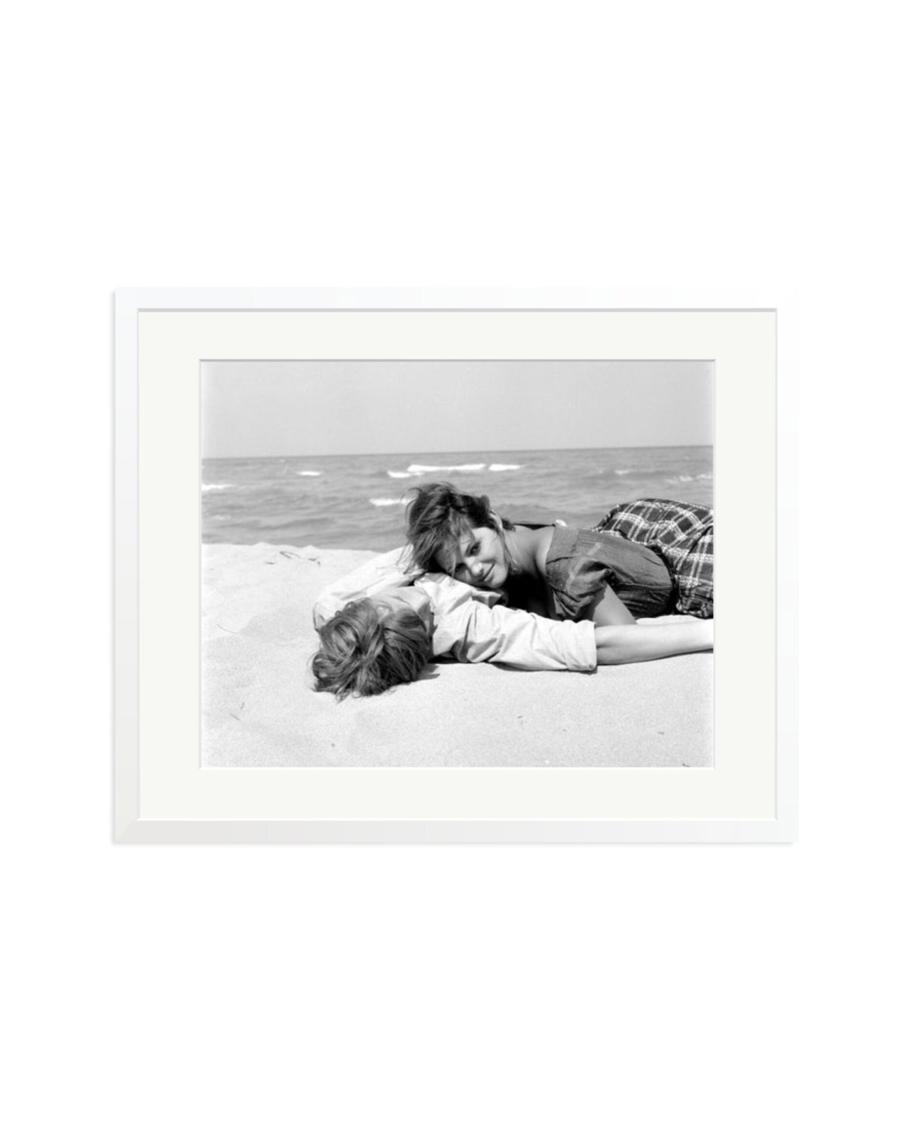Jacques Perrin and Claudia Cardinale White / XL