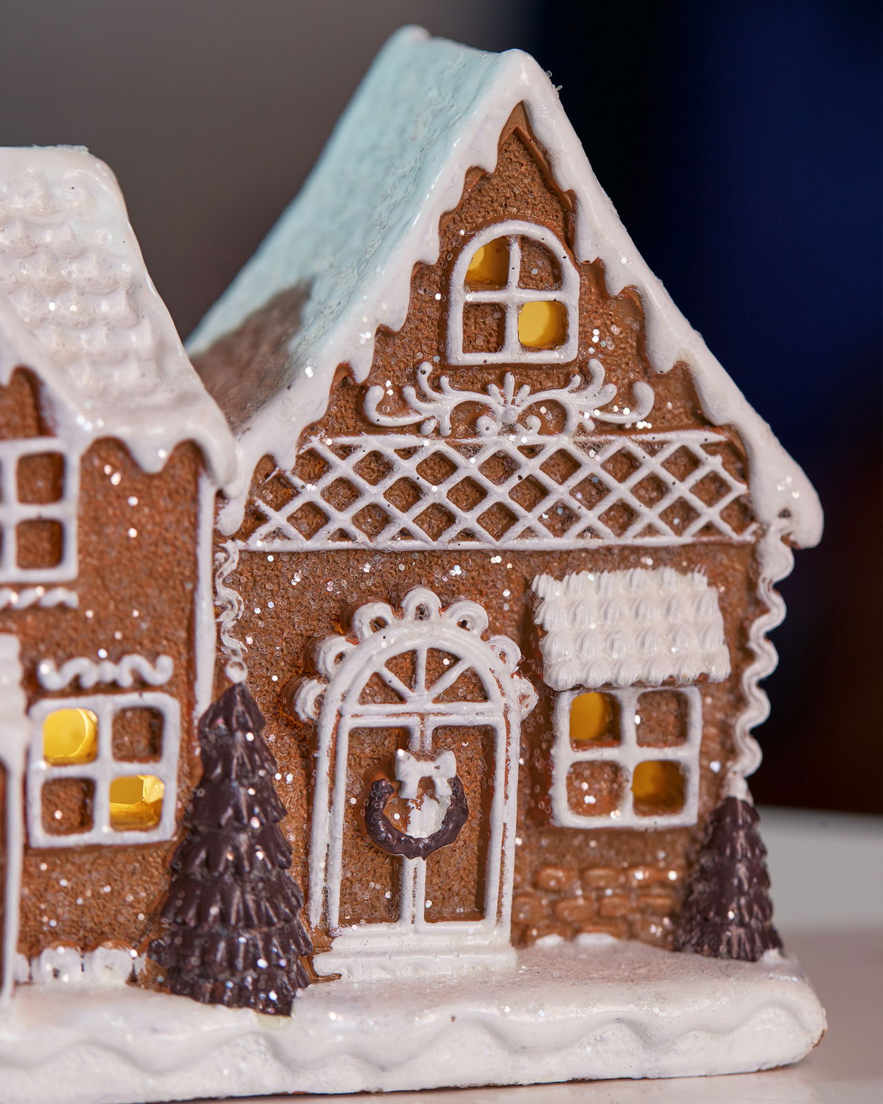 Snowshill pepparkakshus juldekoration