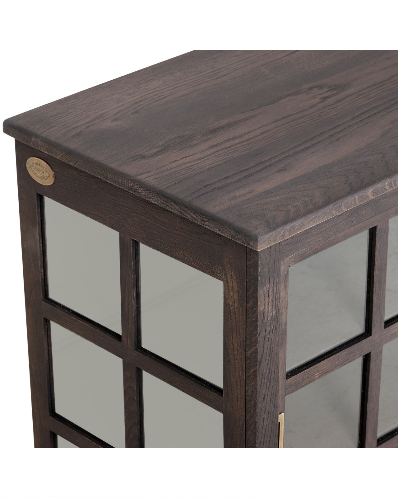 Seethrough skåp mountain wenge