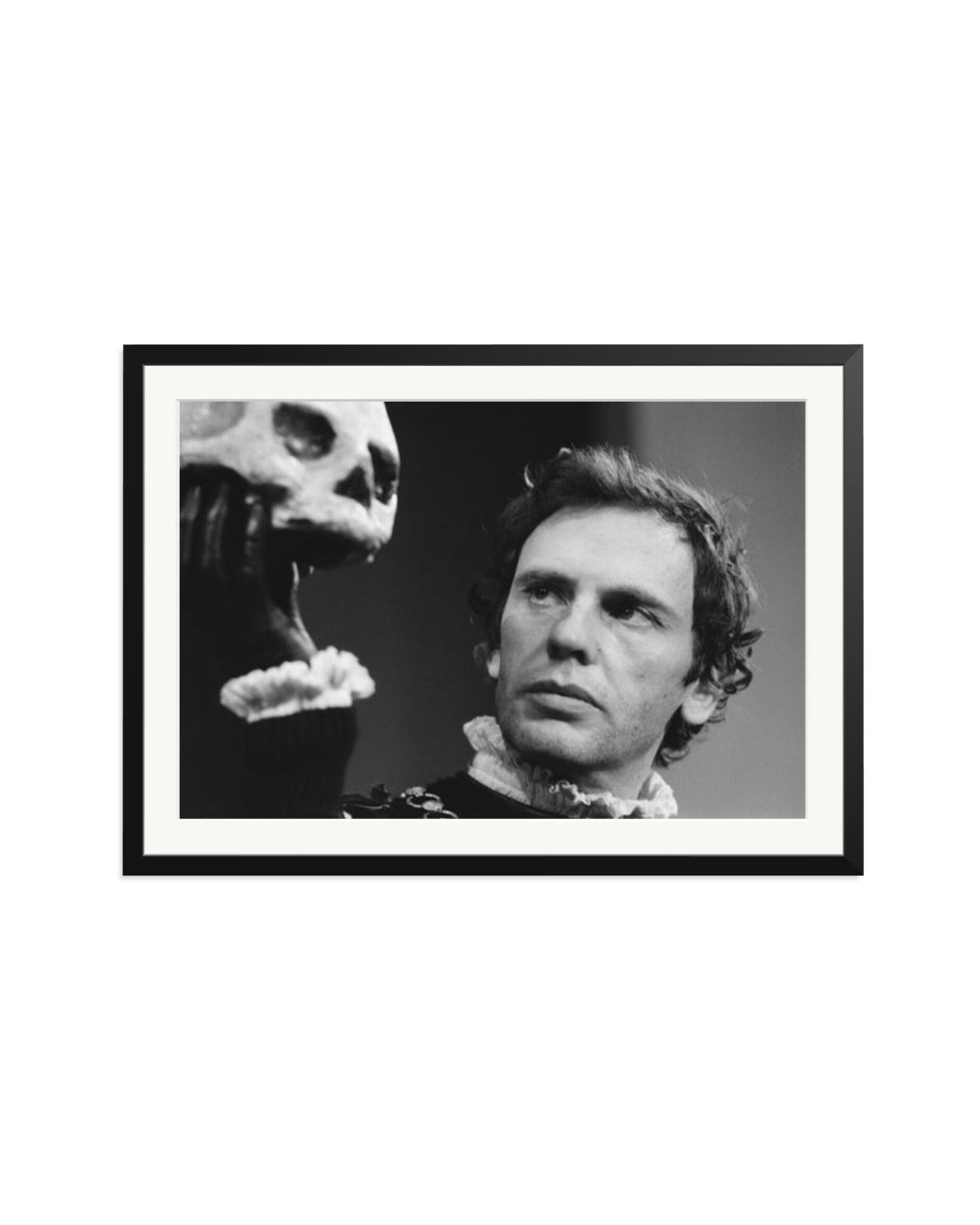 Trintignant Plays Hamlet Black / XXL