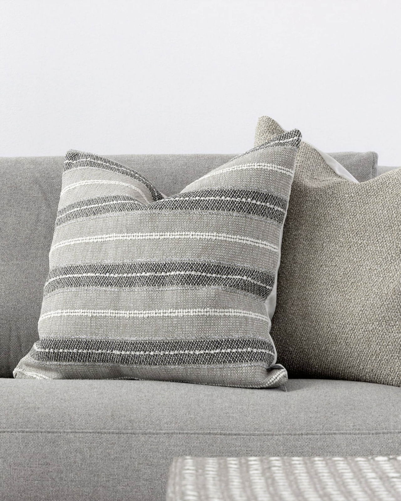 Nomad multi stripe kuddfodral grå