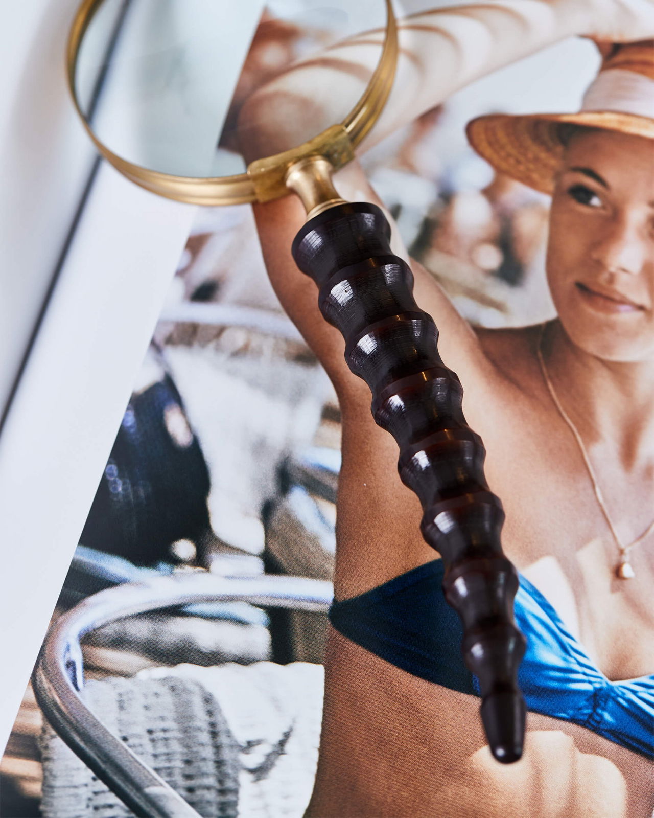 Julien-suurennuslasi, ruskea