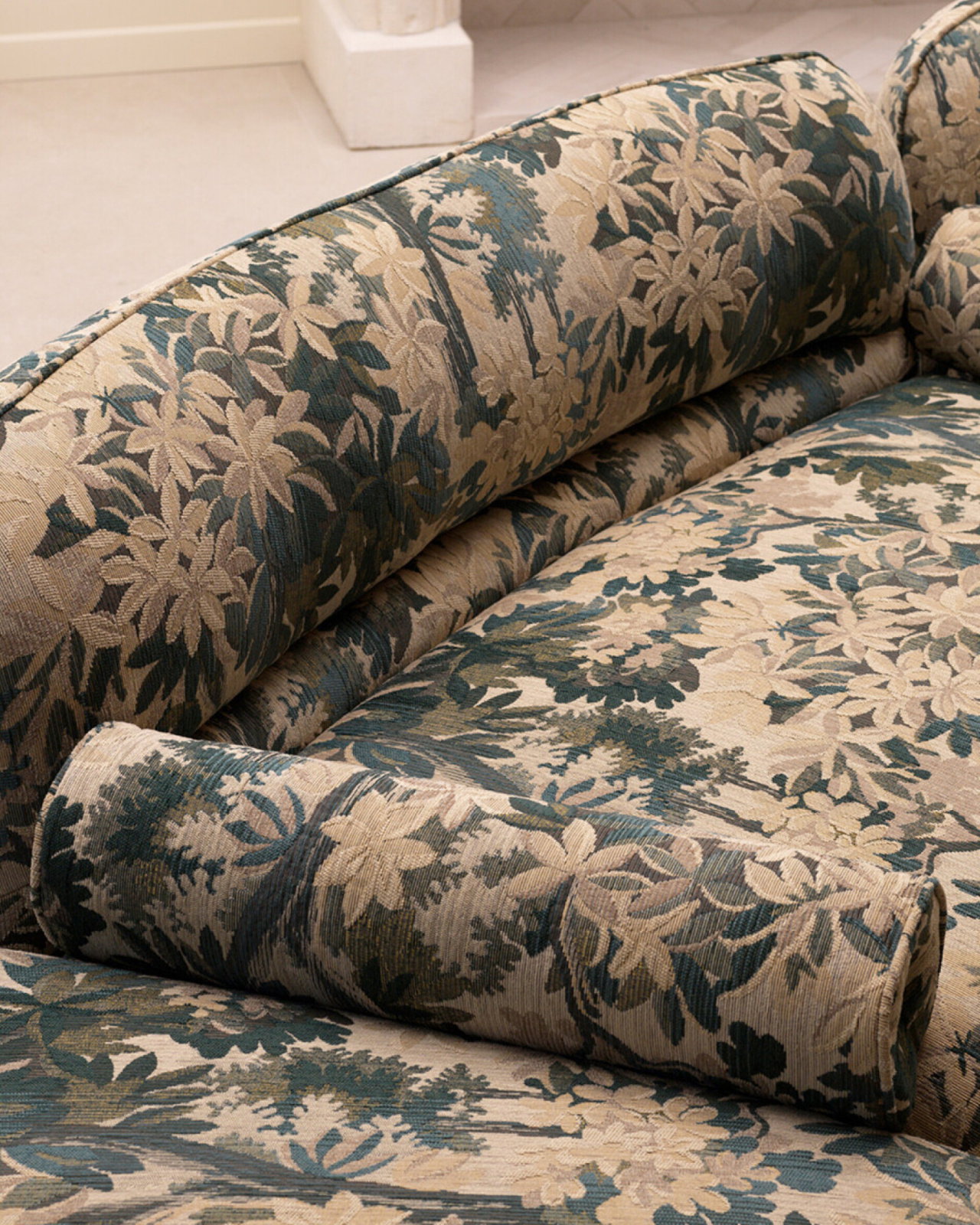Amarante Marston Green cushion