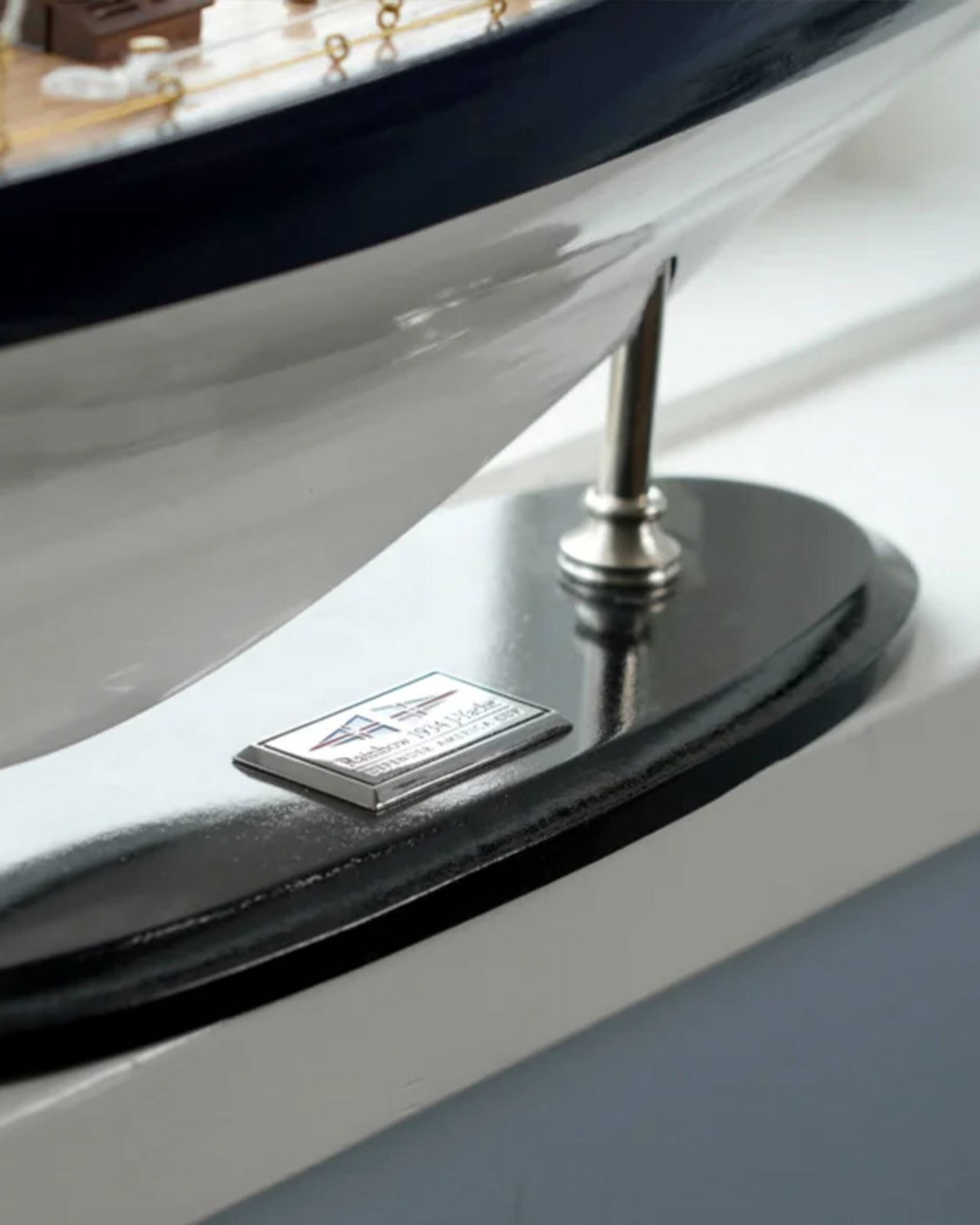 J-Yacht Rainbow 1934 modellbåt