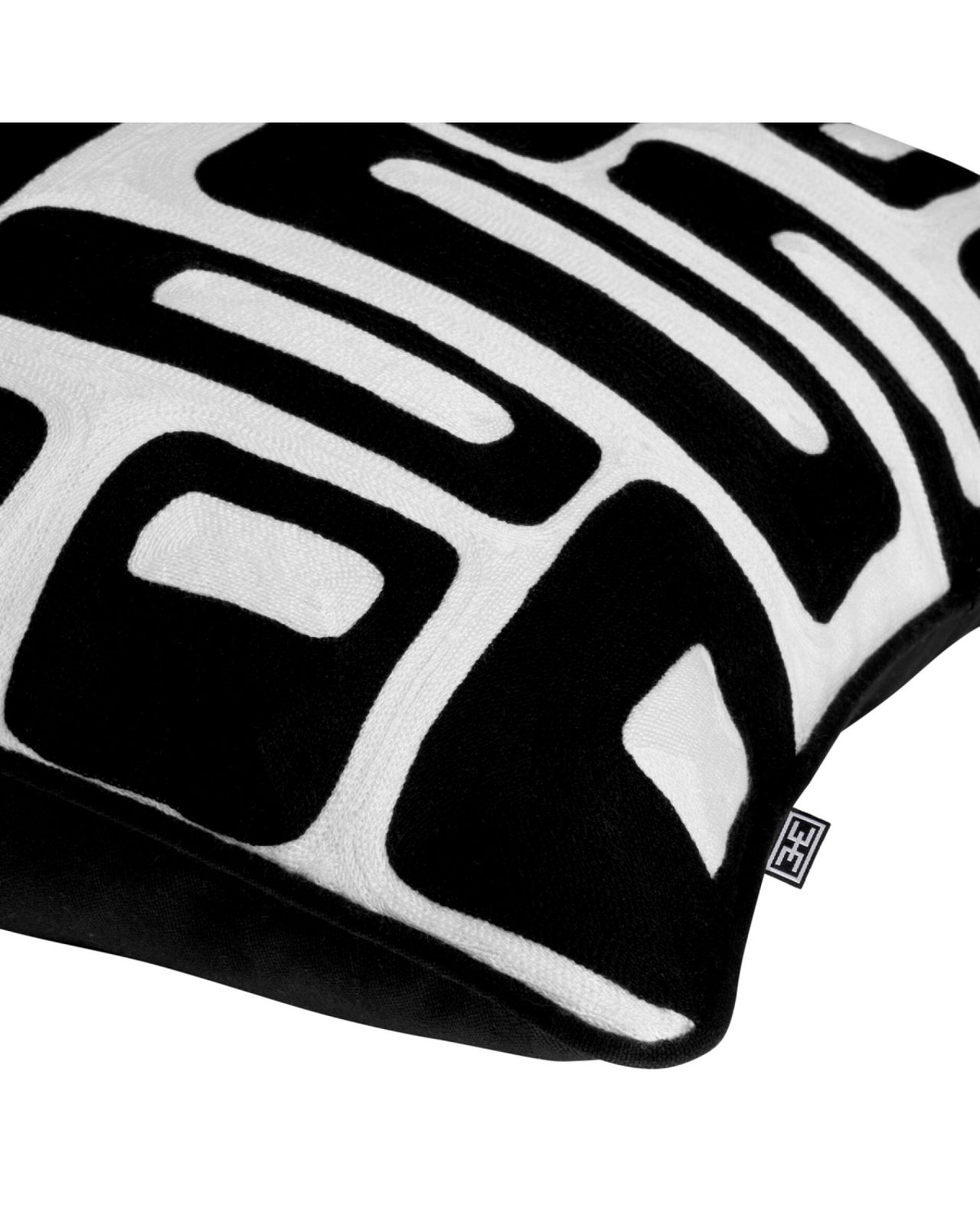 Cerva Cushion Black/White