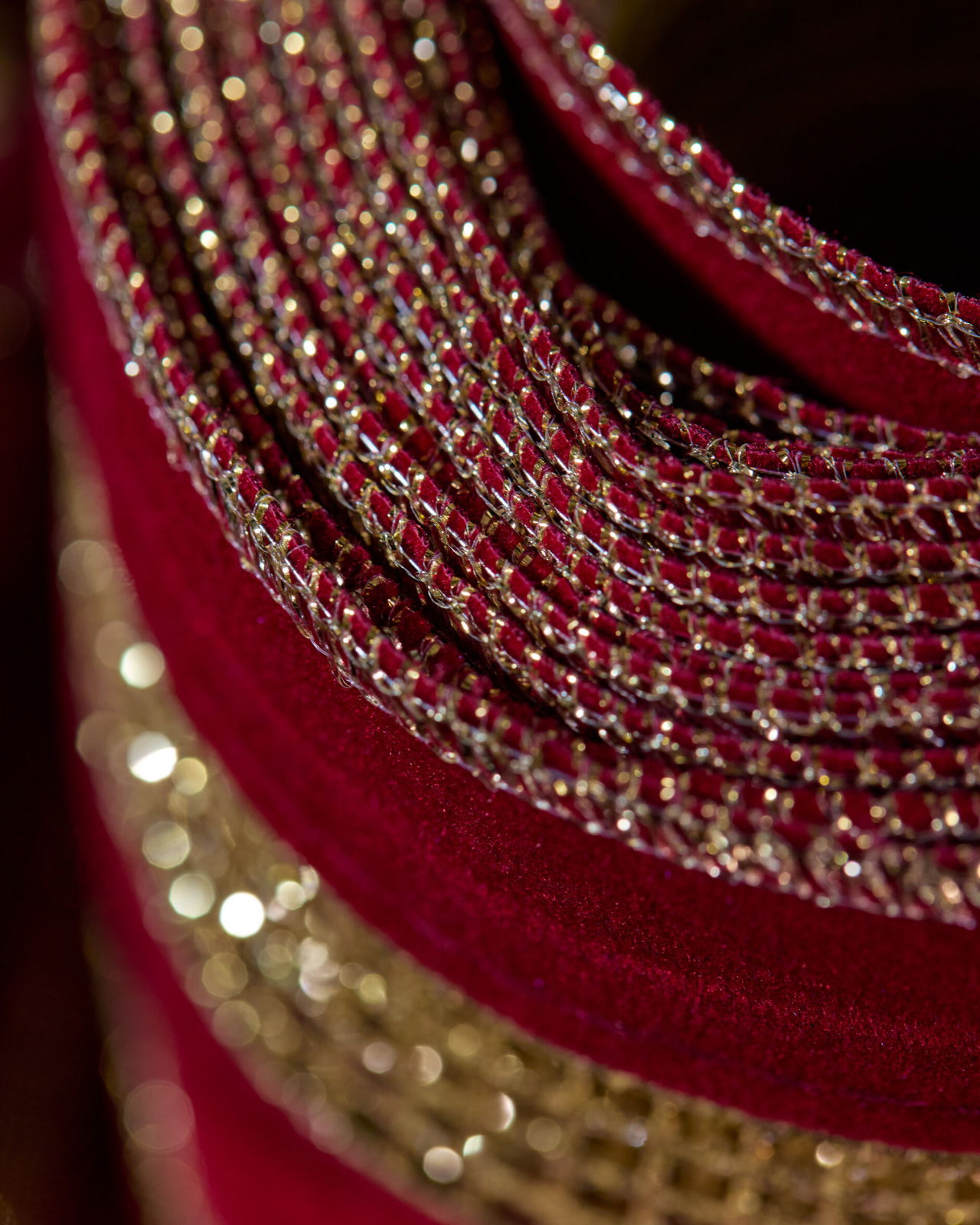 Eleanor textiellint rood/goud 4,5 m