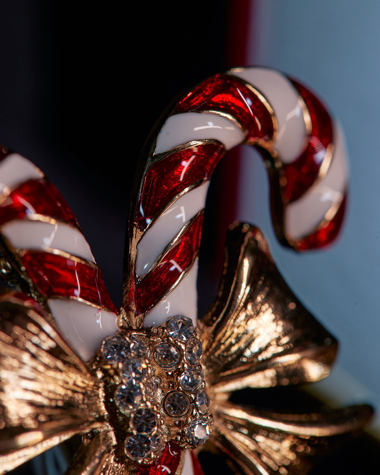 Julius polkakäpp brosch röd/vit