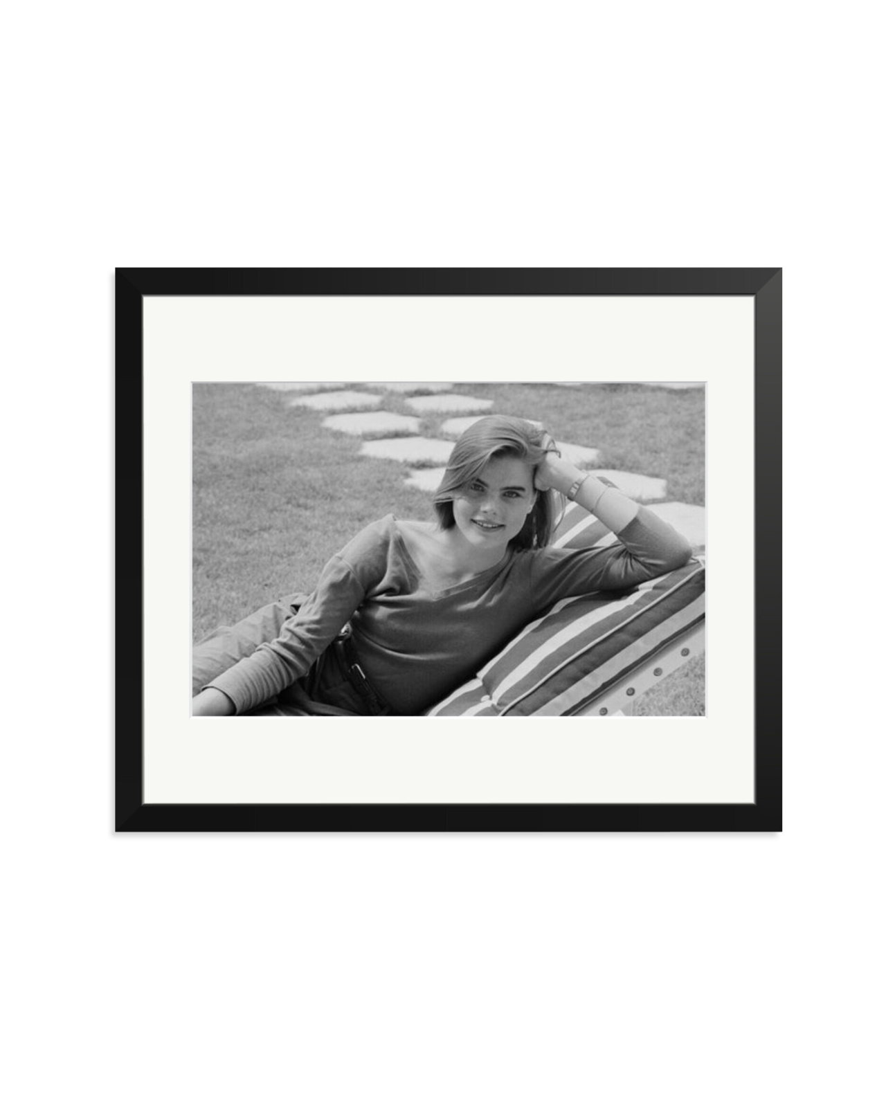 Mariel Hemingway Black / Large