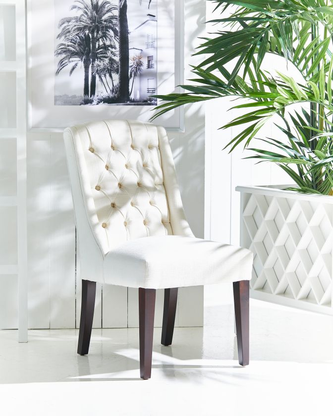 White leather discount tufted dining chairs