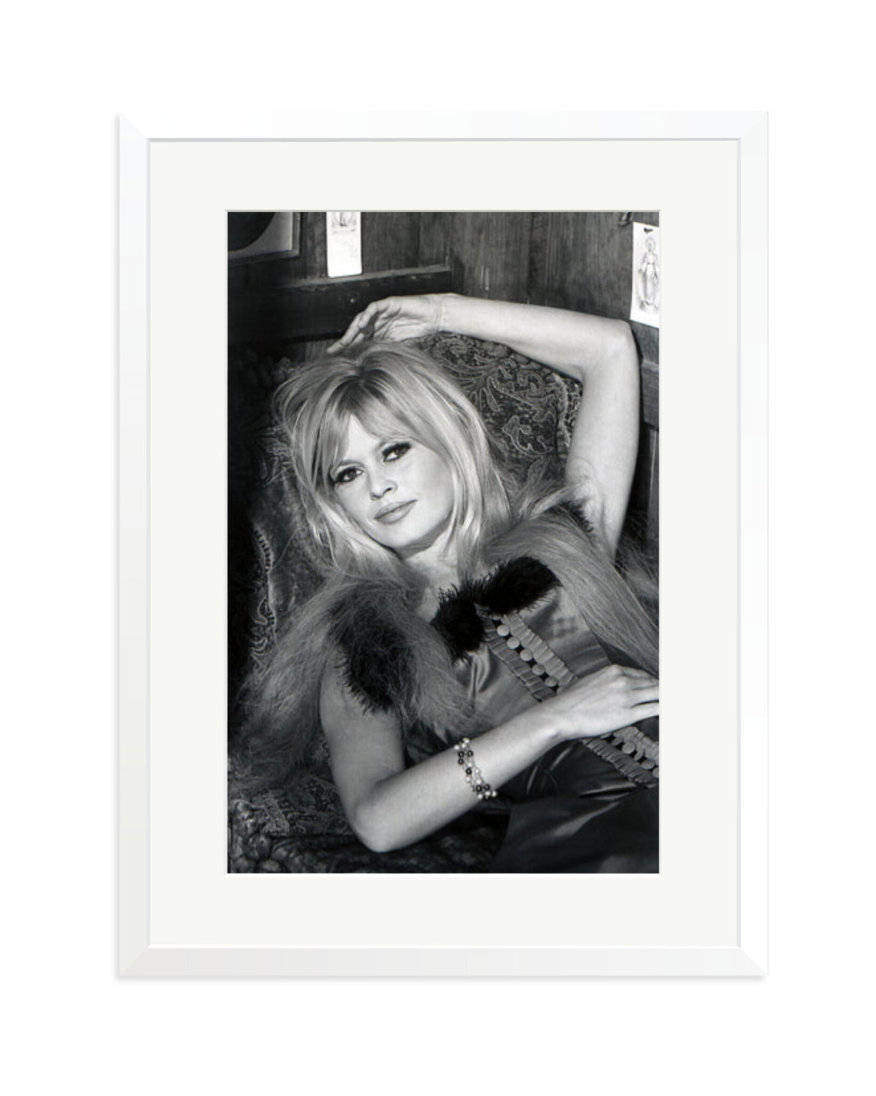 Bardot as Maria White / XL