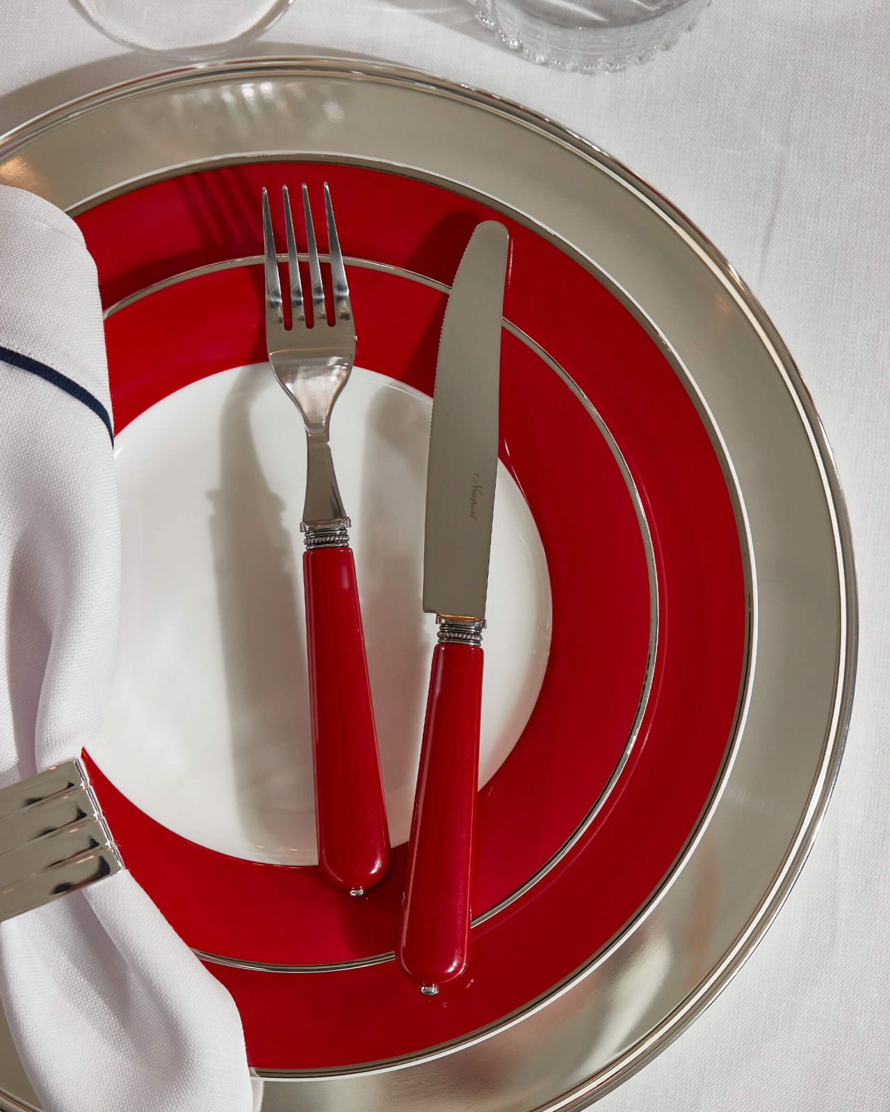 Newport Deep Red bestickset 24 delar