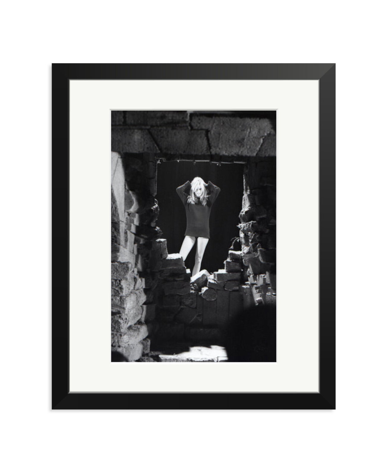 Bardot on the set of 'Skalako' Black / Medium