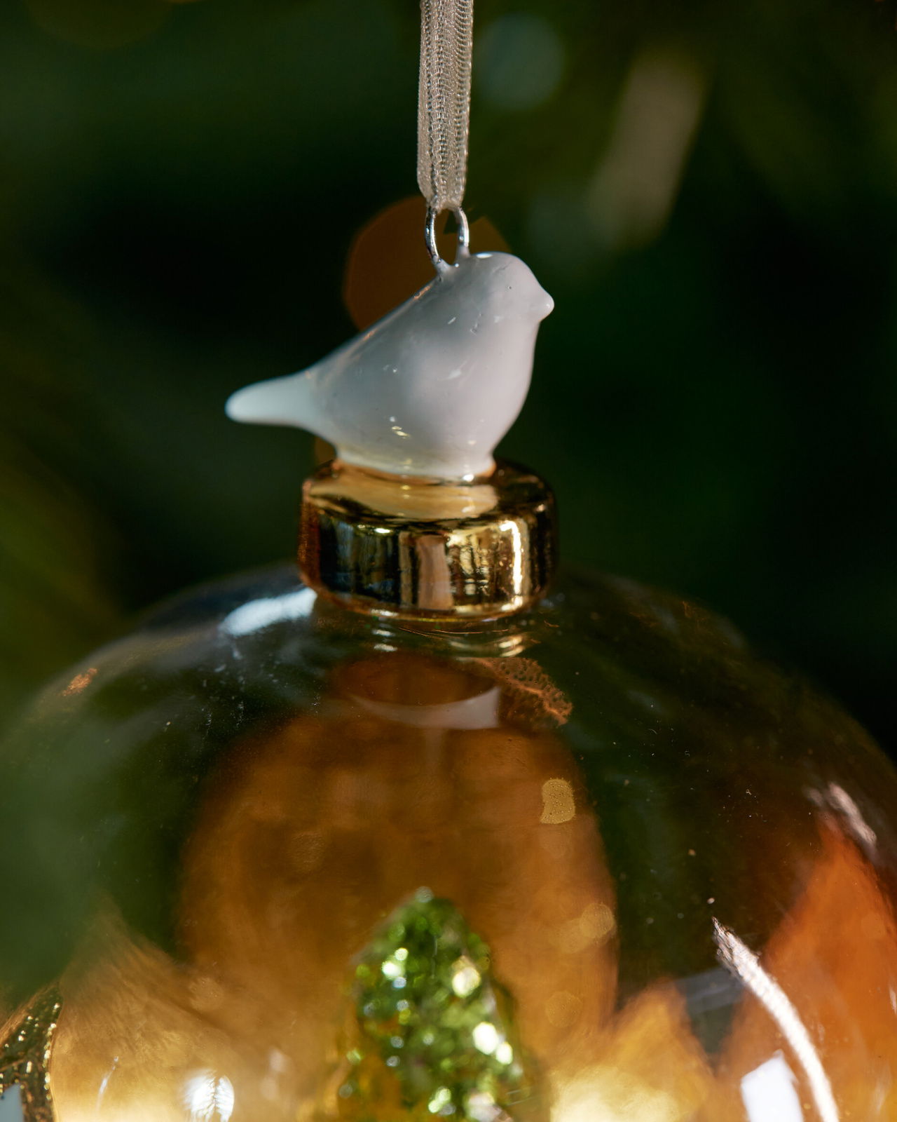 Feathered Friend julekule gull/hvit 10 cm