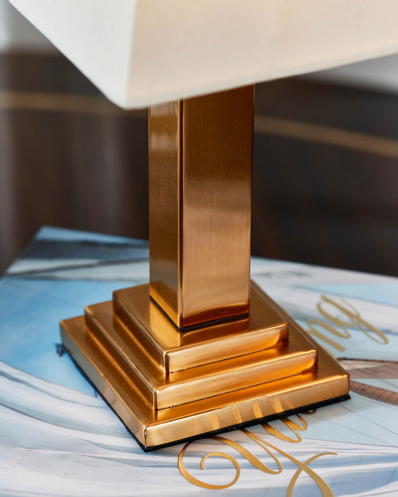 Charles portabel bordslampa vintage mässing