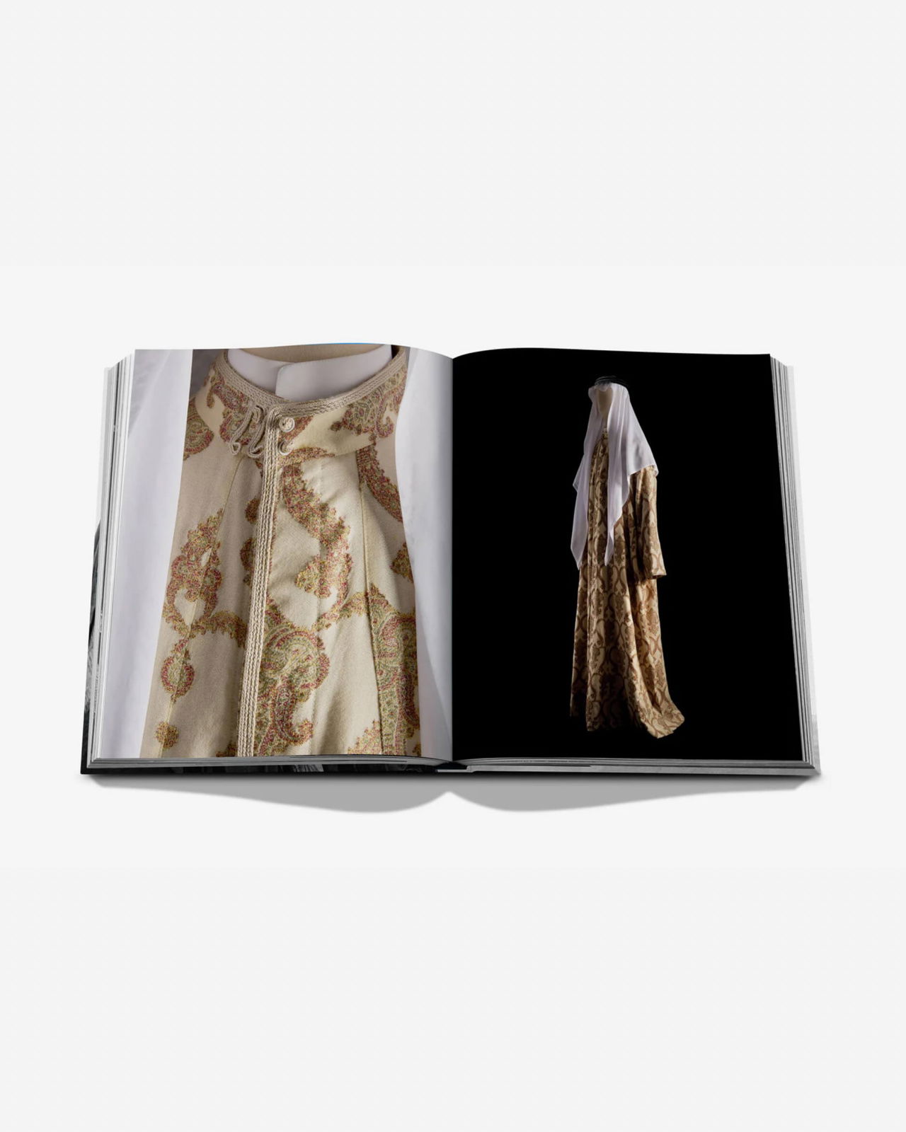 Costumes of Saudia Arabia, A Heritage of Fashion