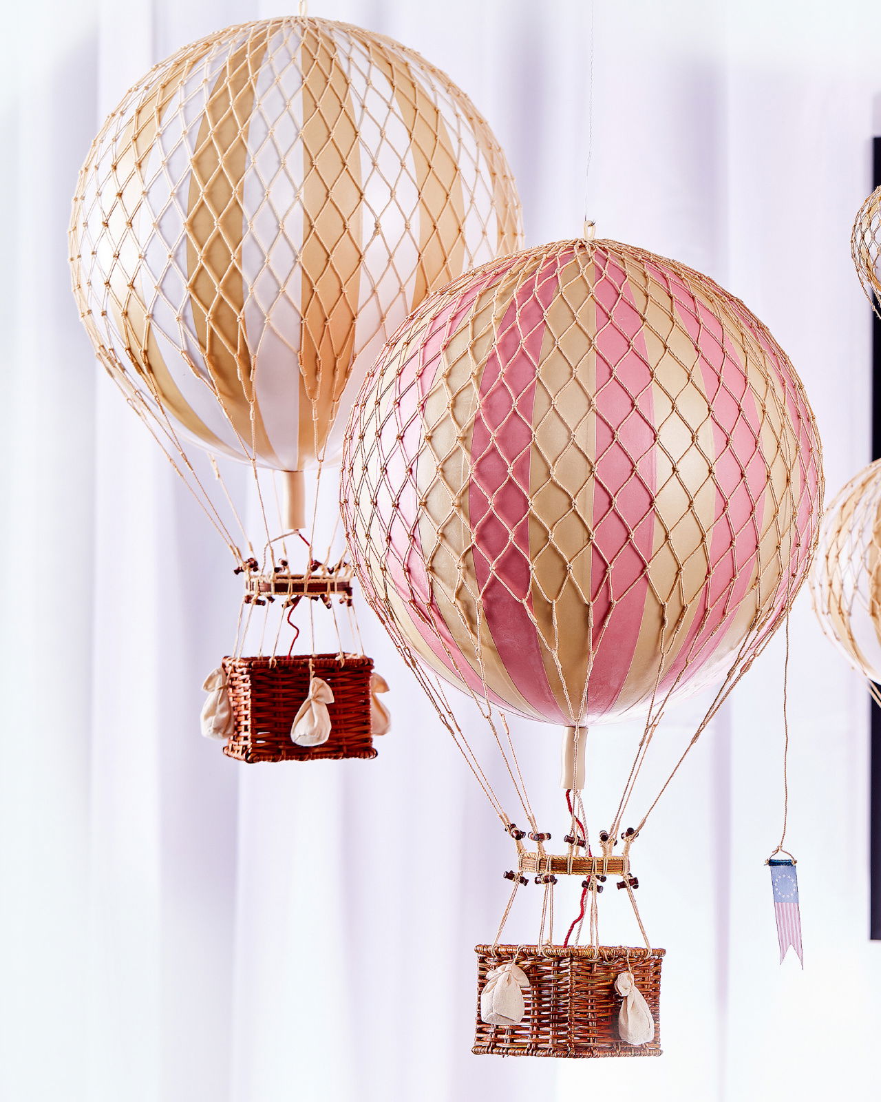 Royal Aero, White/Ivory