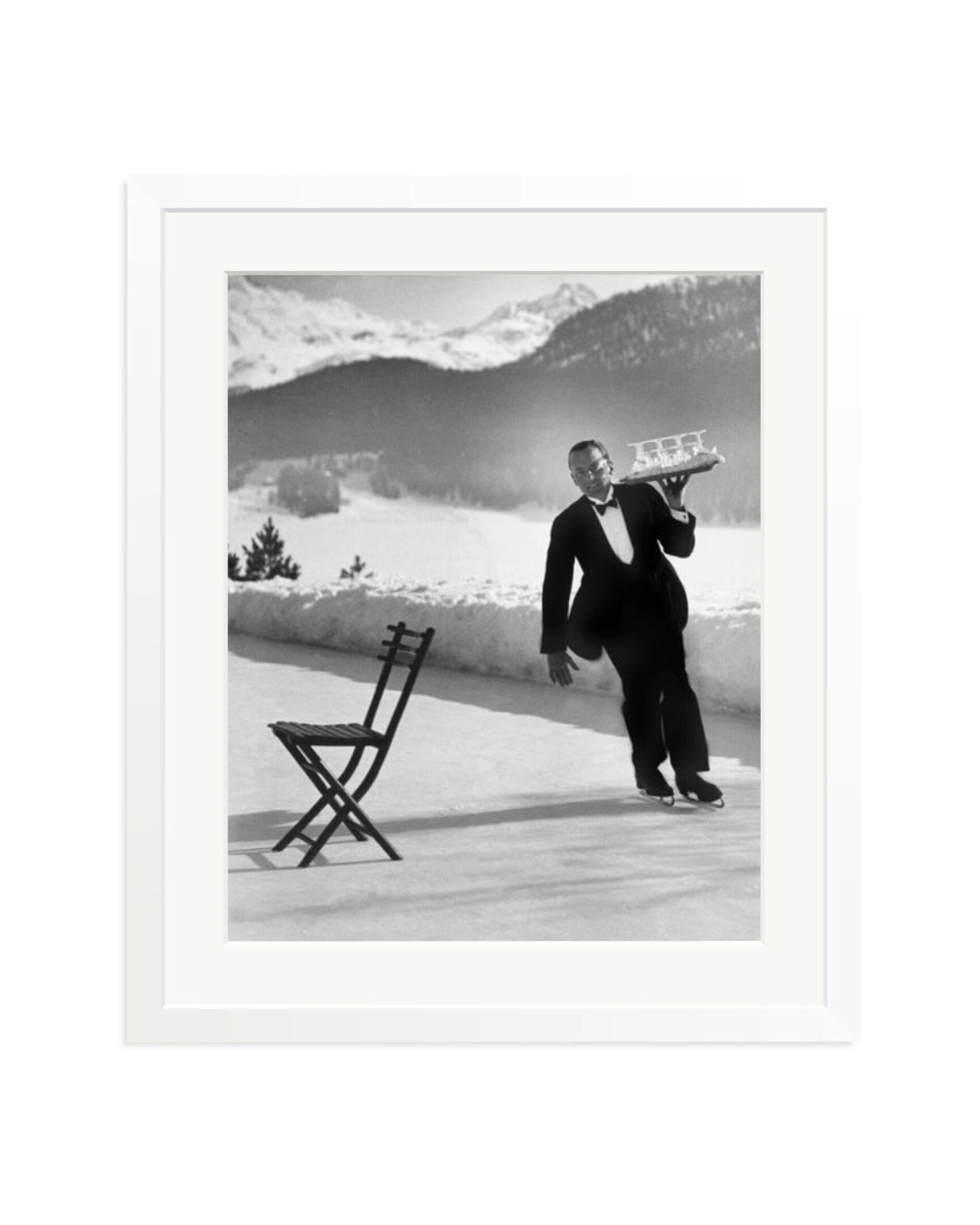 The Waiter's Practice White / Large