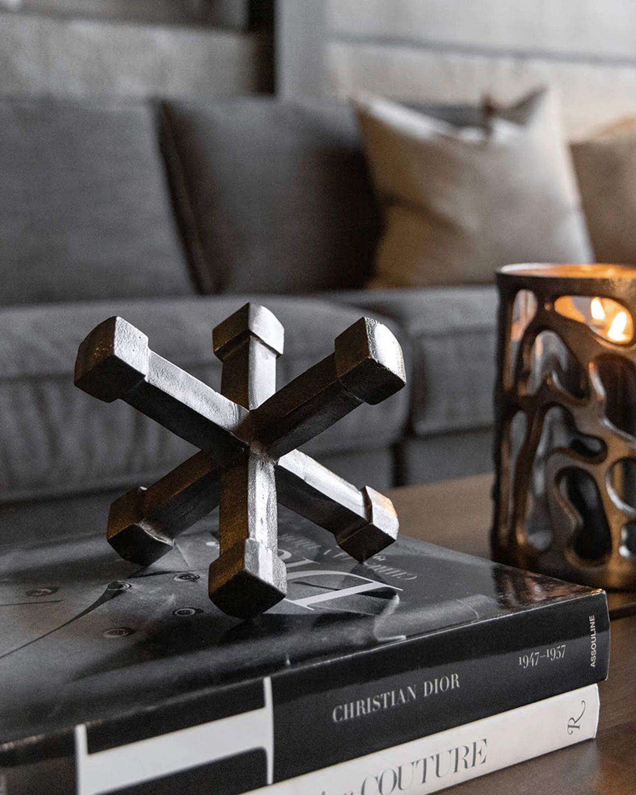 Benito Cross Decoration Graphite