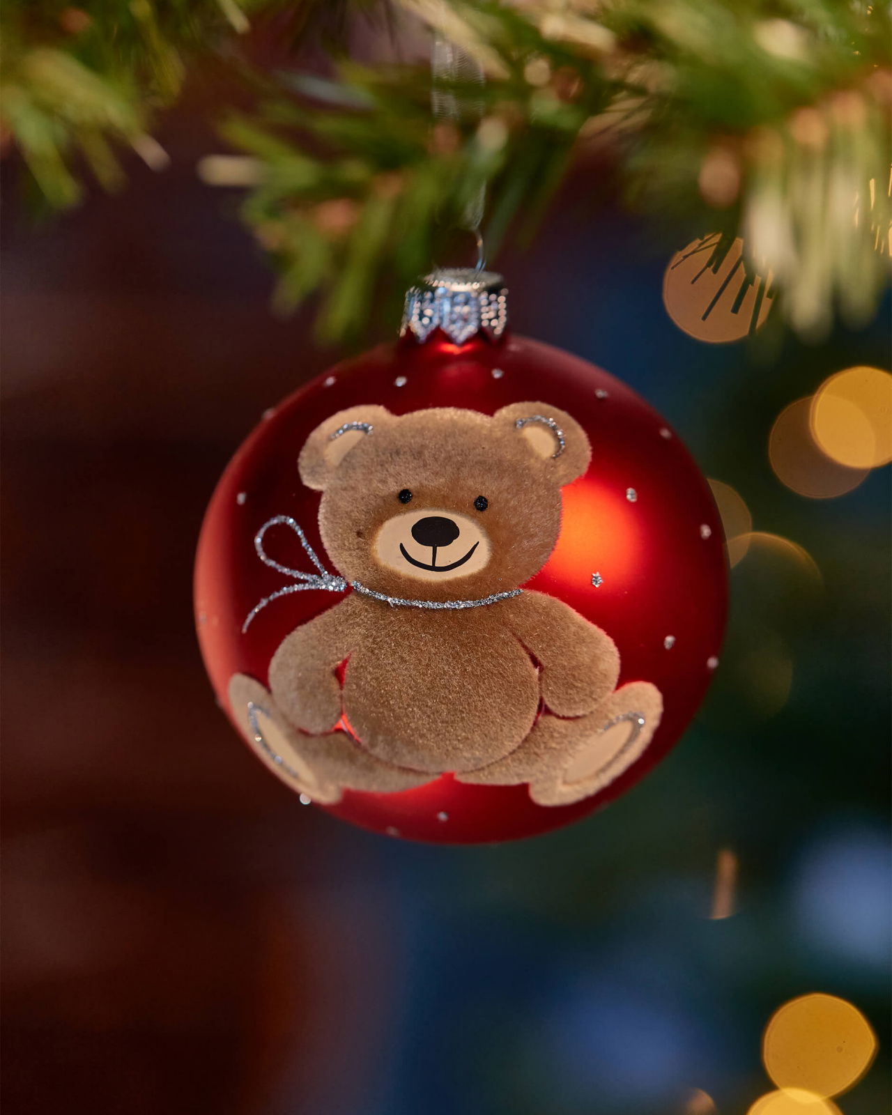 Melvin teddybeer, kerstbal rood