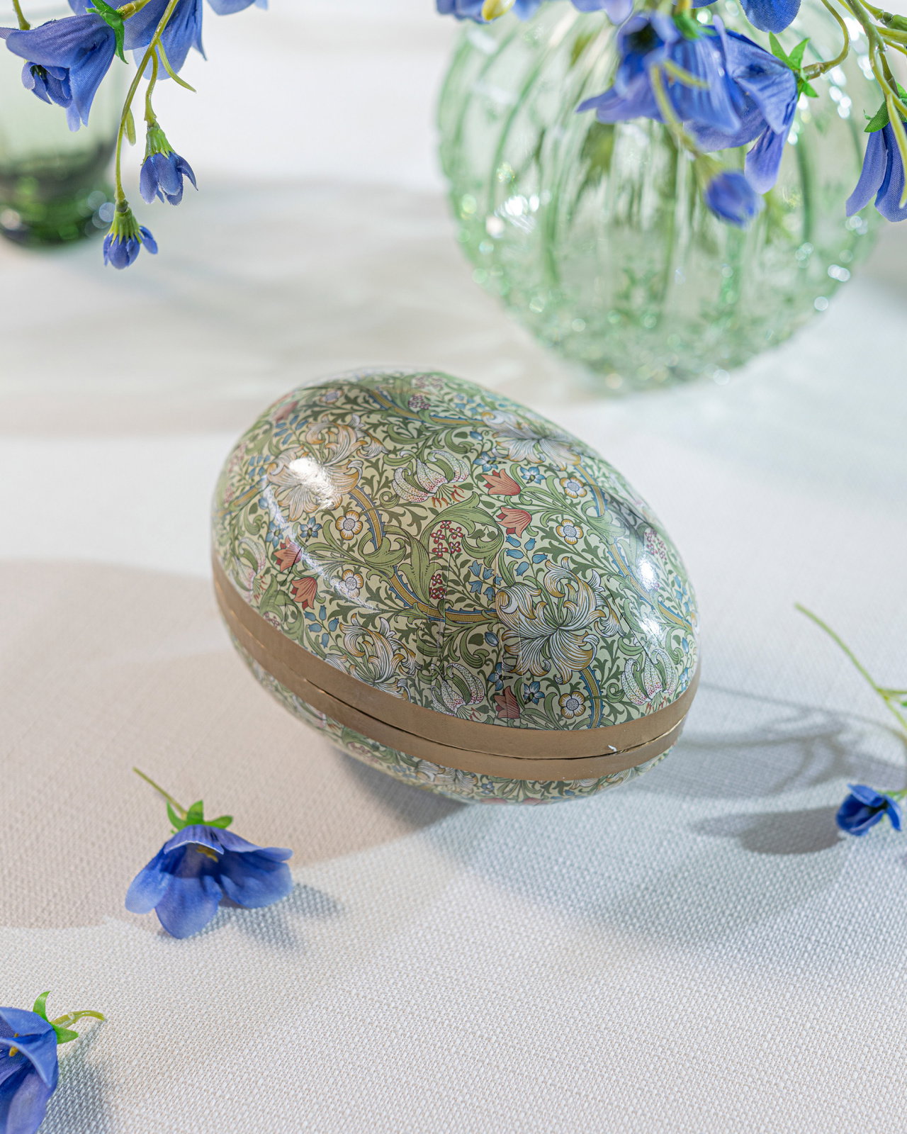 Golden Lily påskägg