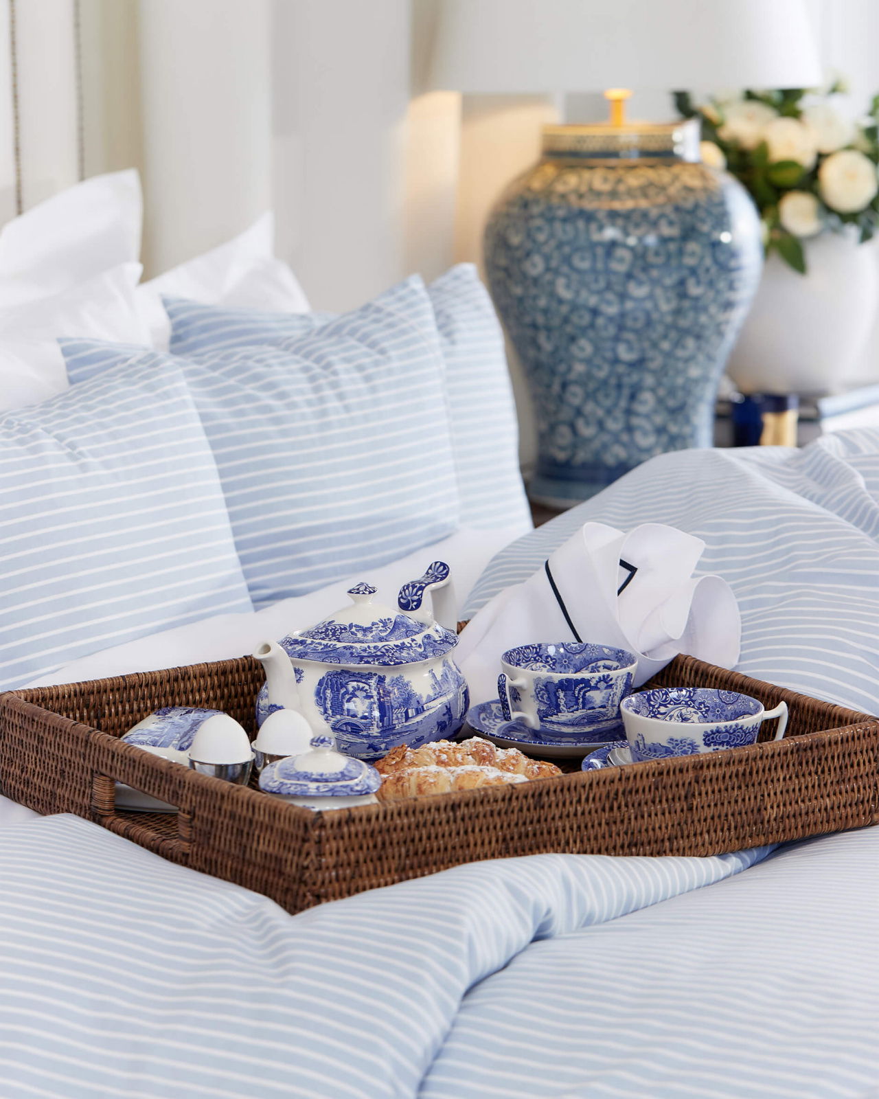 Antique bricka rotting