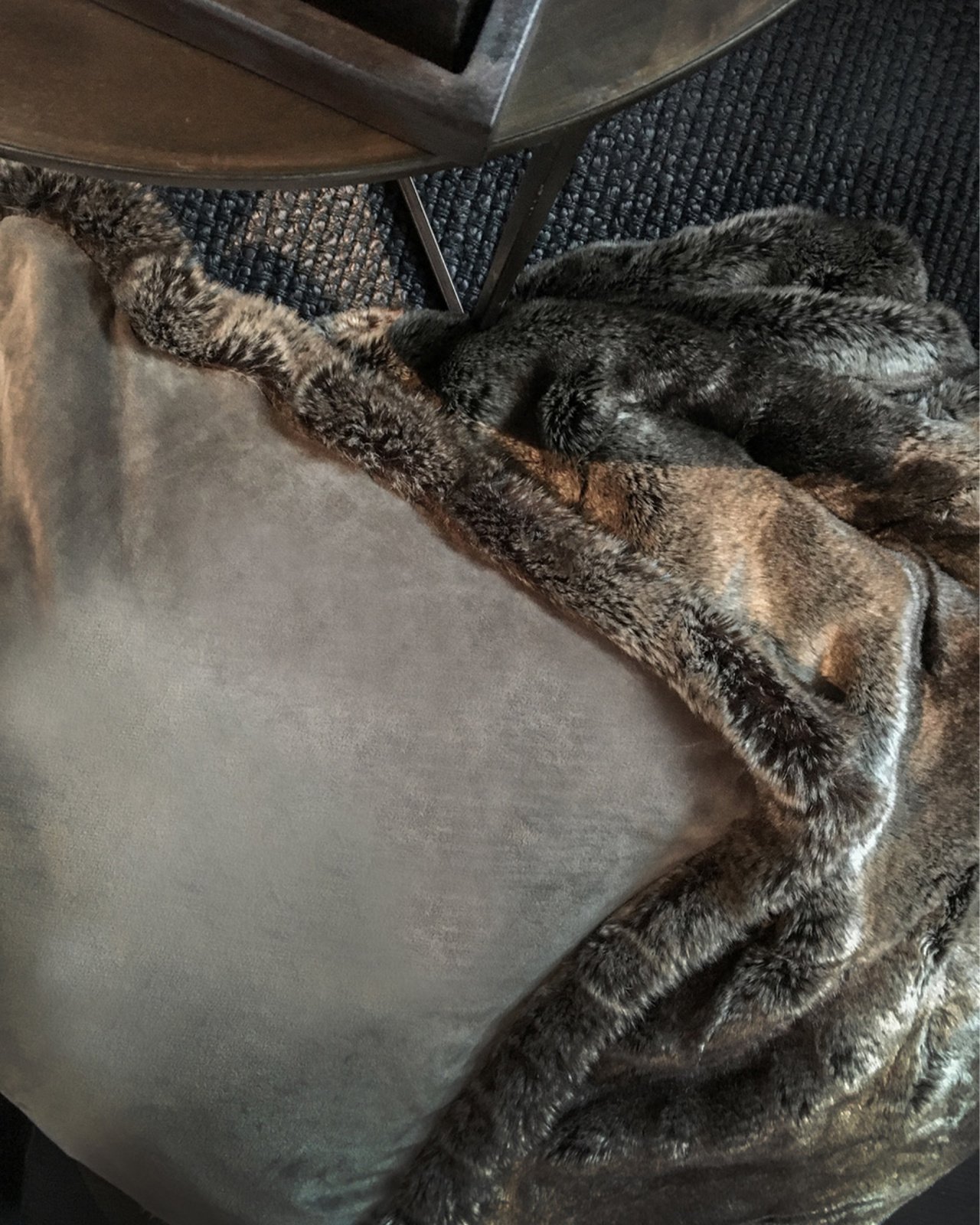 Bear Valboa cushion cover grey