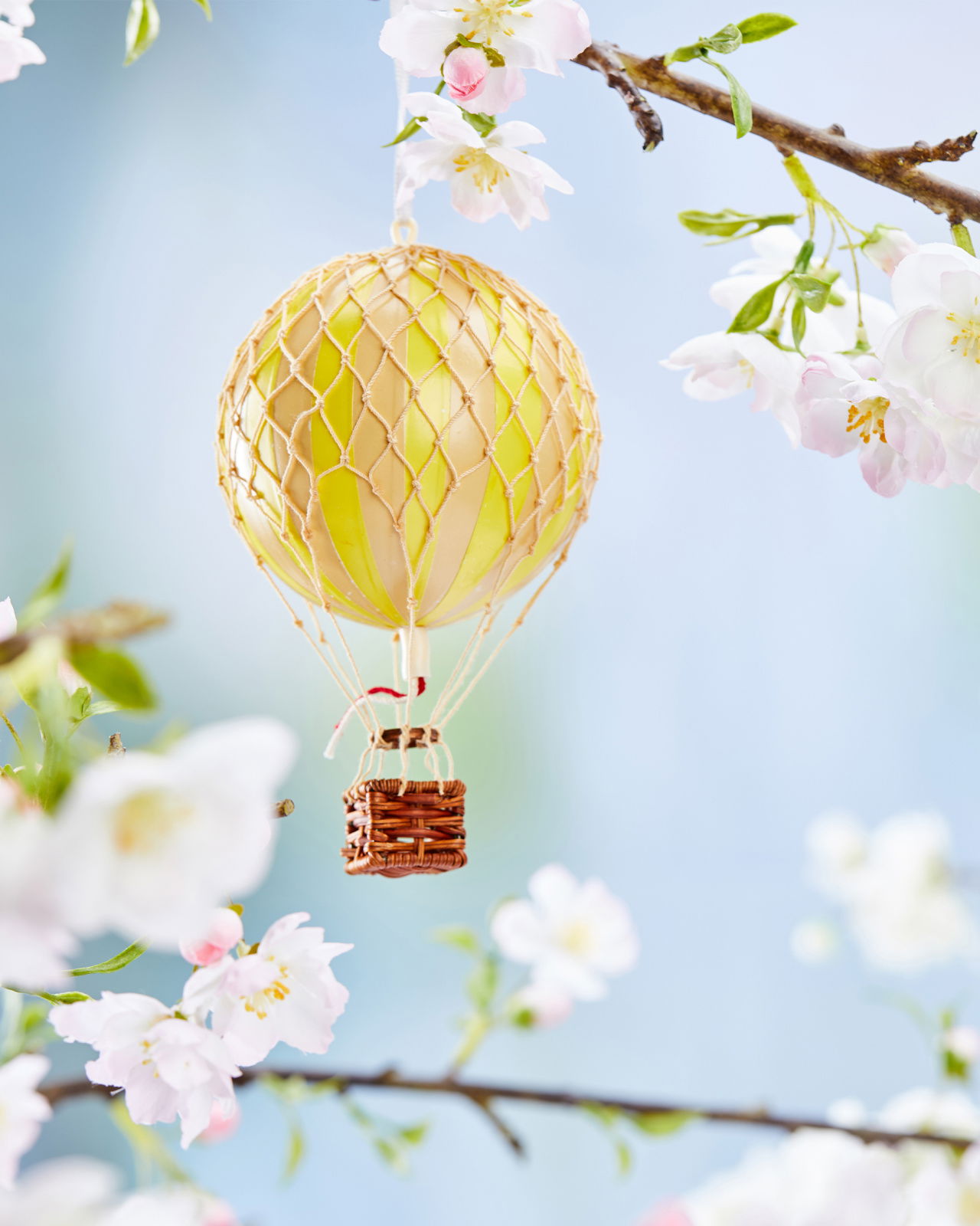 Floating The Skies, True Yellow