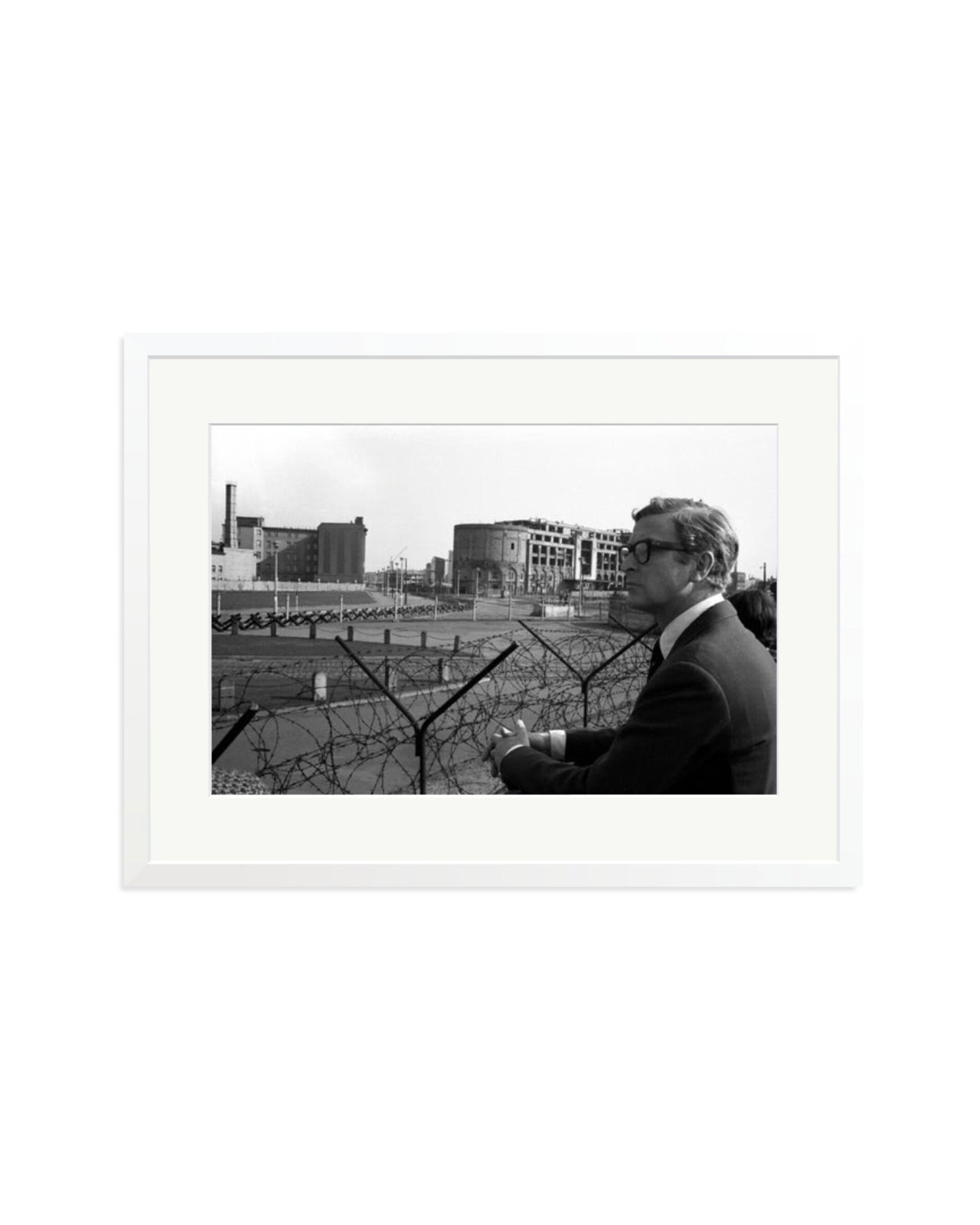 Michael Caine, Berlin, 1966 White / XL