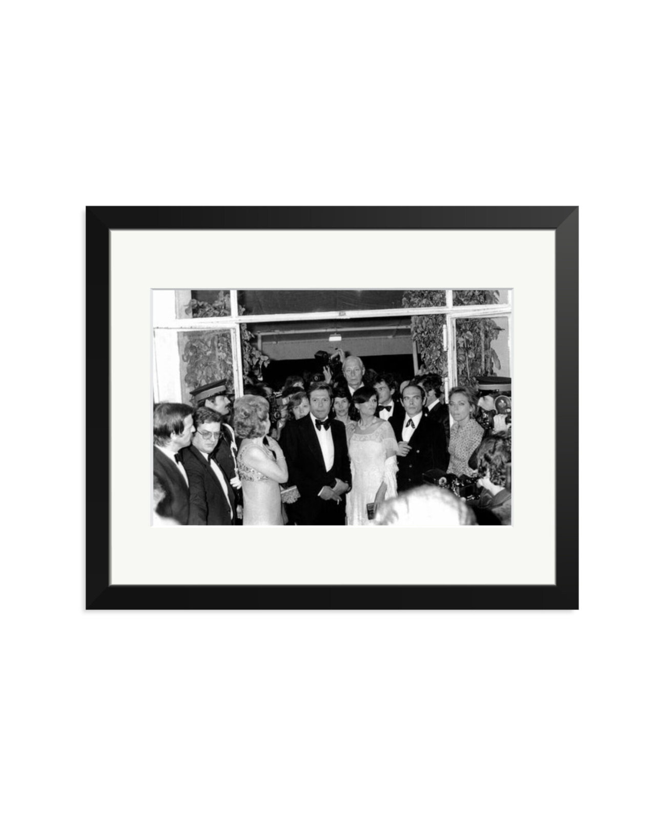 Mastroianni and Cardinale in Cannes Black / Medium