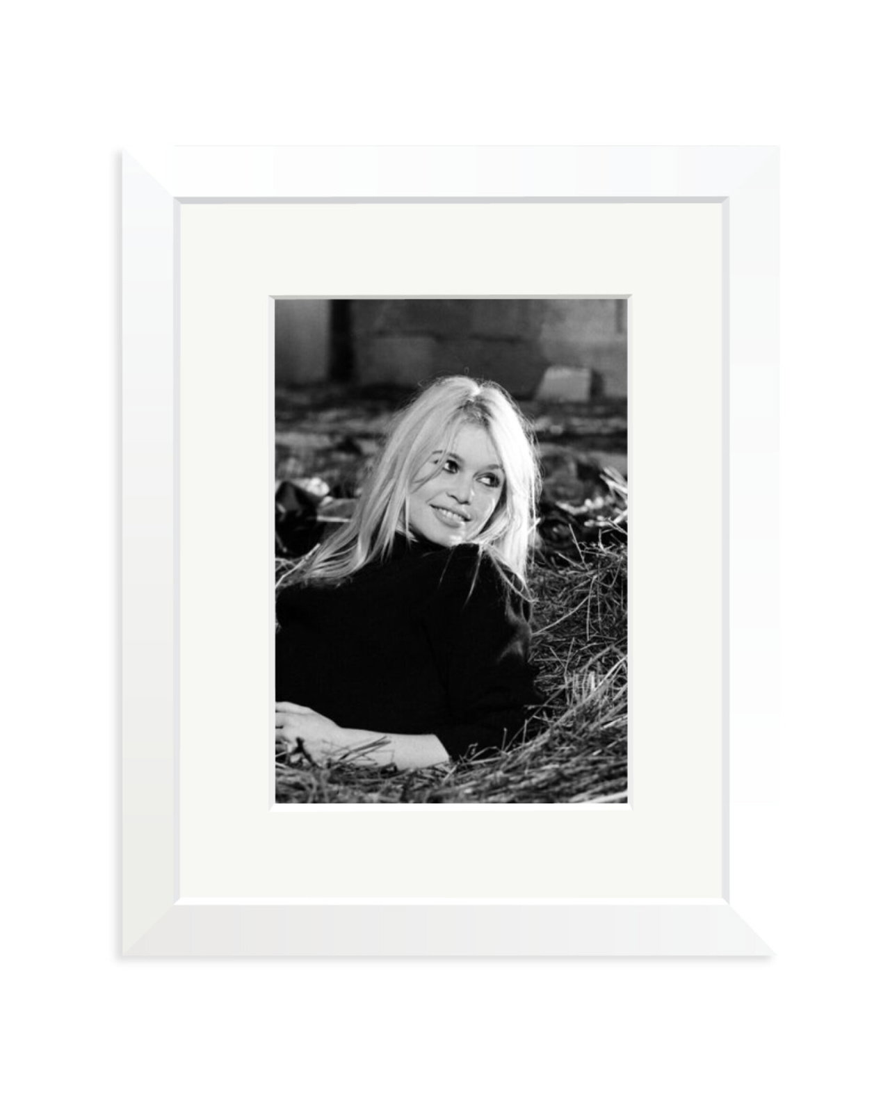 Brigitte on the set of 'A Coeur joie' White / Small
