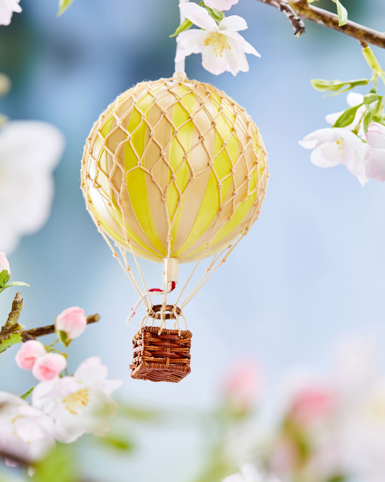 Floating The Skies, True Yellow