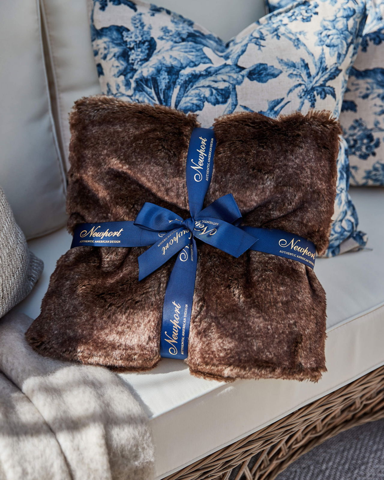 Aspen Throw Brown Bear