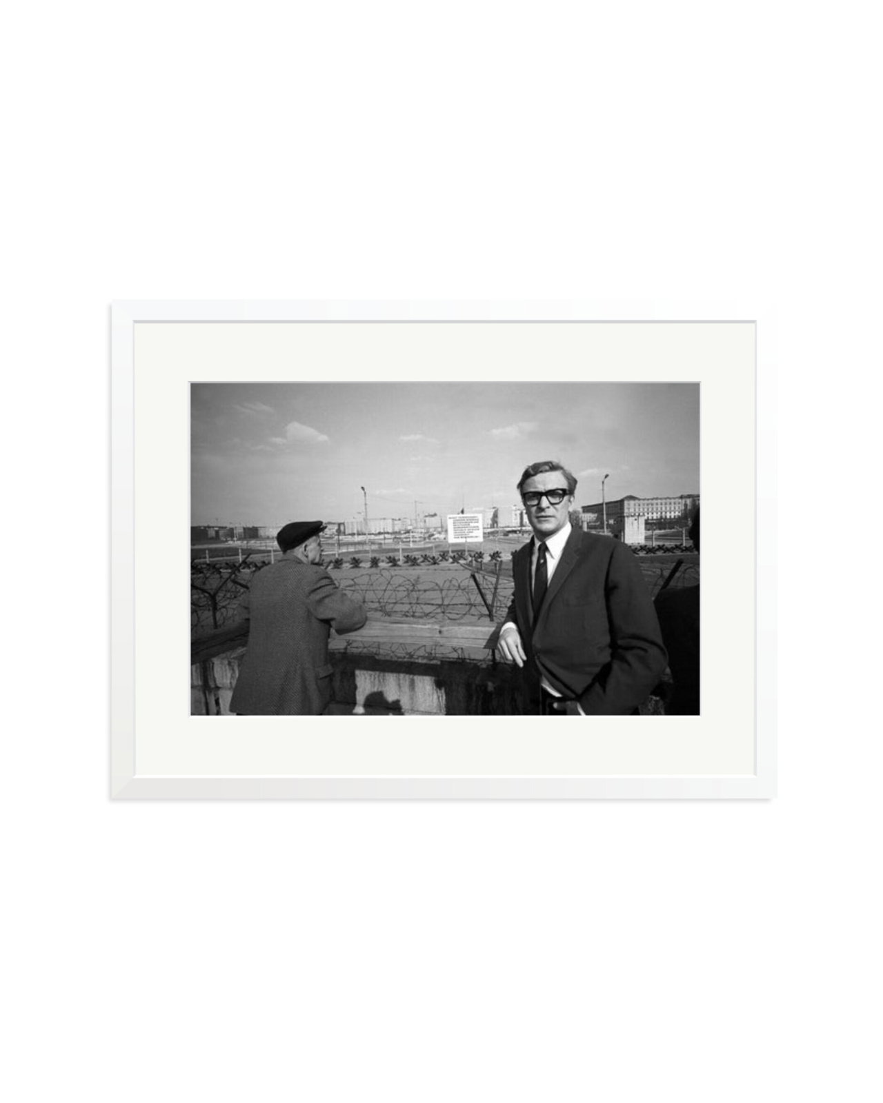 Caine in Berlin White / XL