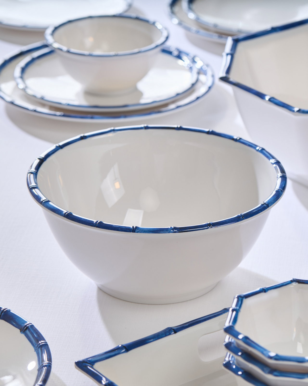 Bleu Jardin Salad Bowl