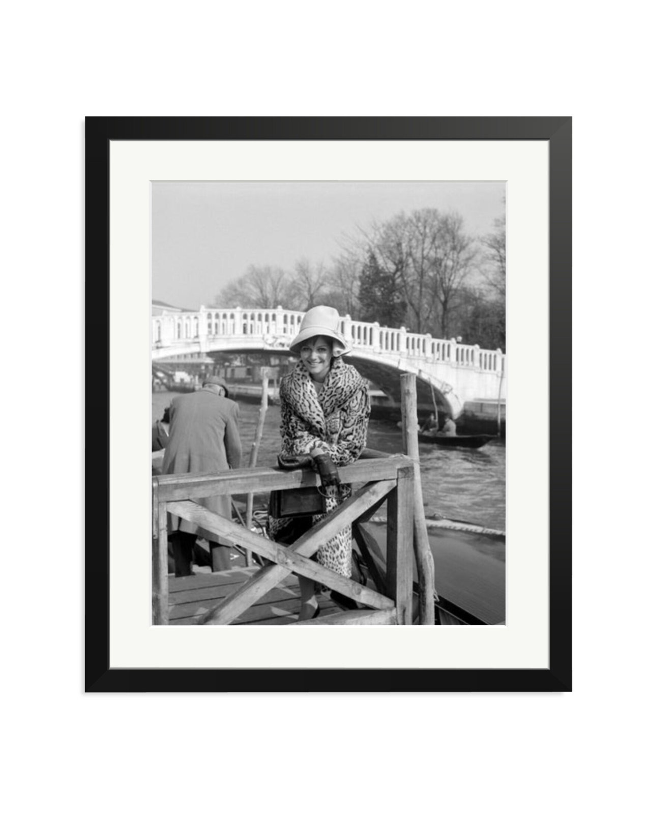 Cardinale, Venice, 1960 Black / Large
