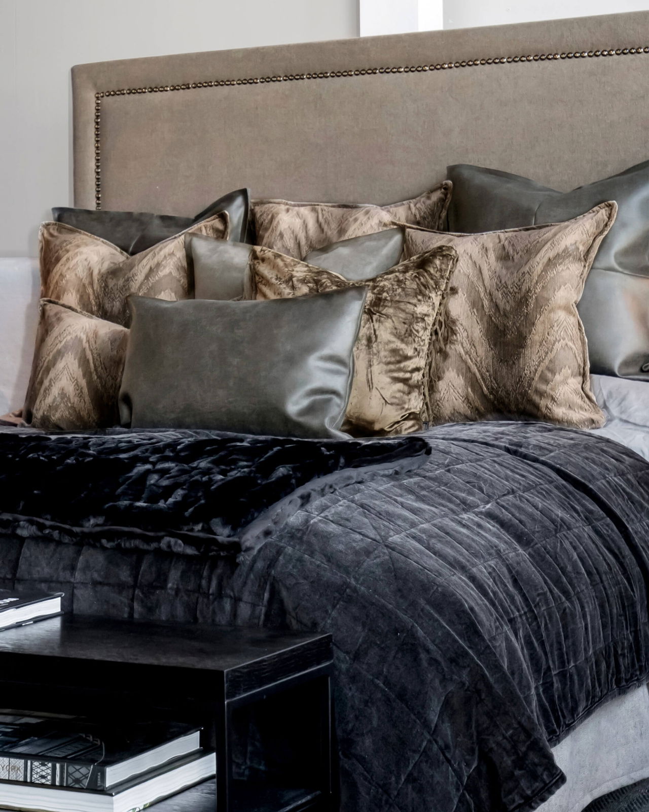 Schicke Tagesdecke washed black